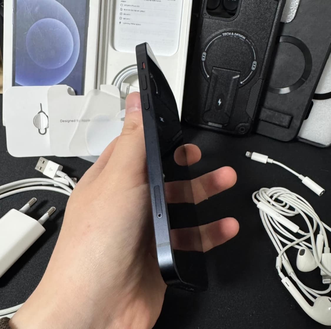 아이폰12 블랙64gb A급 풀박스 이어폰/배터리/충전기/케이스 상품이미지3