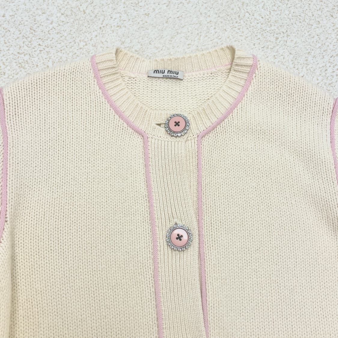미우미우 큐빅 버튼 캐시미어 가디건 상품이미지3