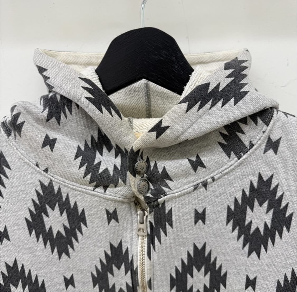 사스콰치패브릭스 Eo To To 패턴 후드 집업 상품이미지3