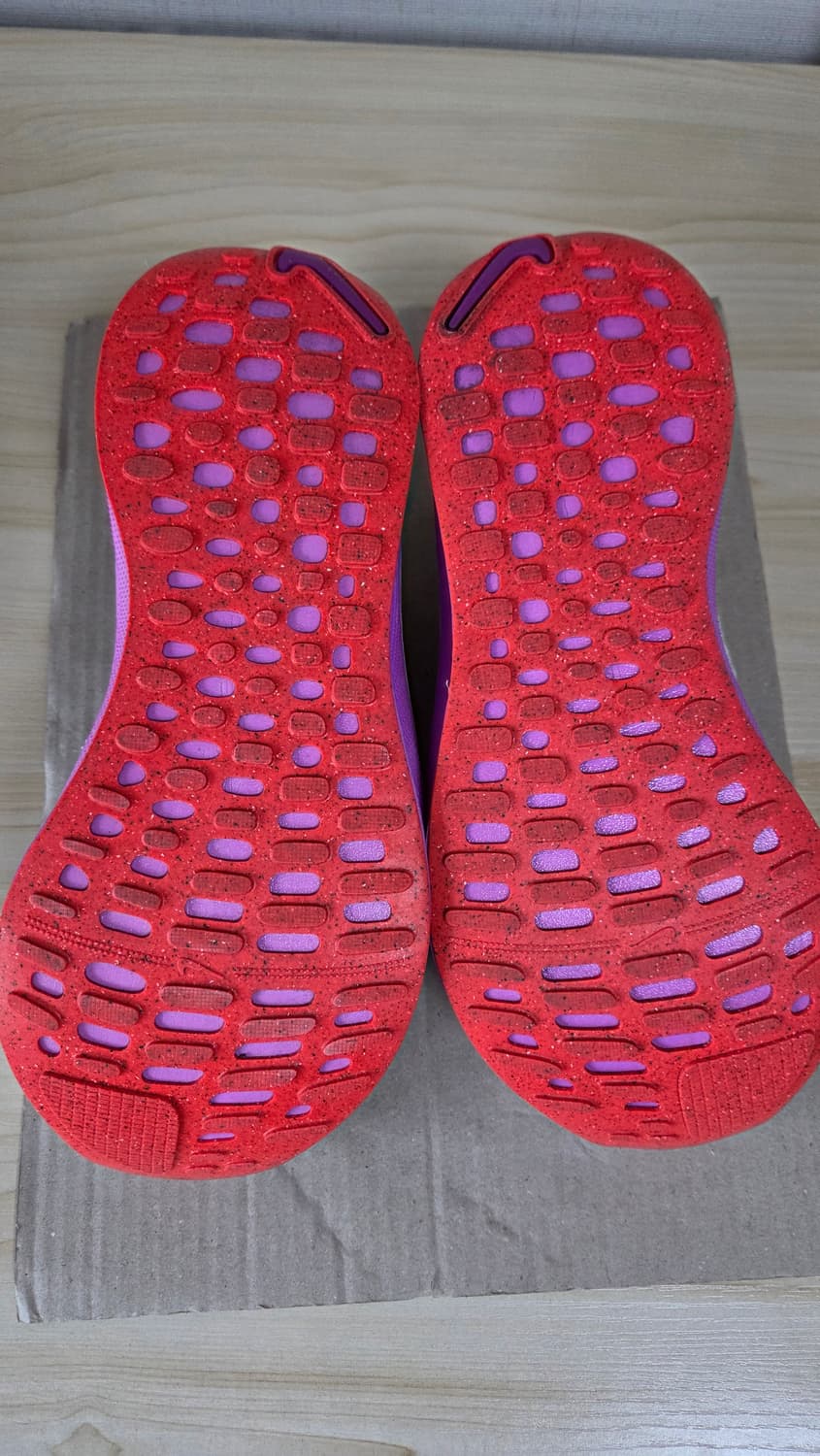 나이키 리액트X 인피니티 런 4 바스트 그레이 하이퍼 바이올렛 상품이미지5