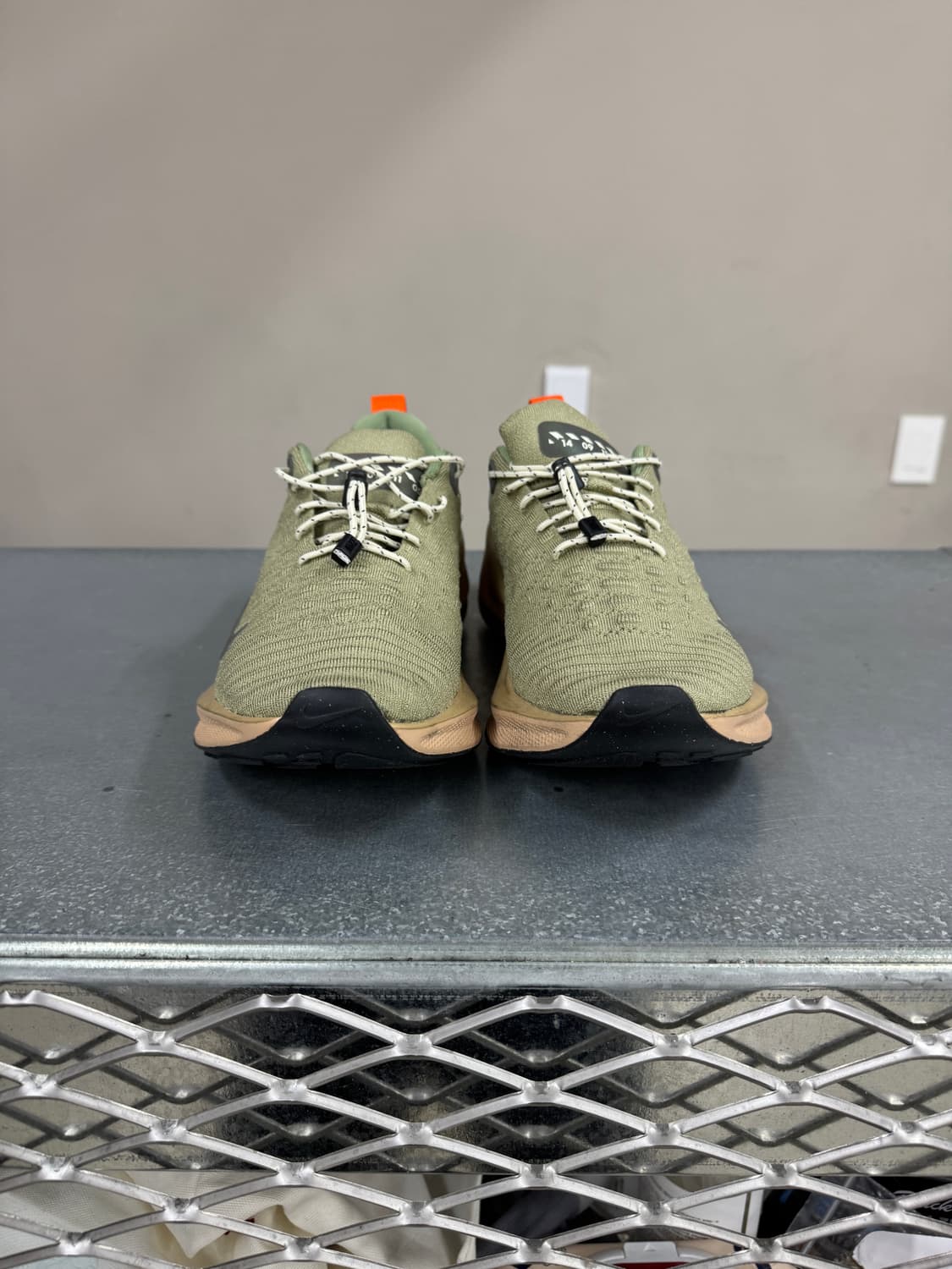 나이키 인피니티 런4 올리브 270 상품이미지5