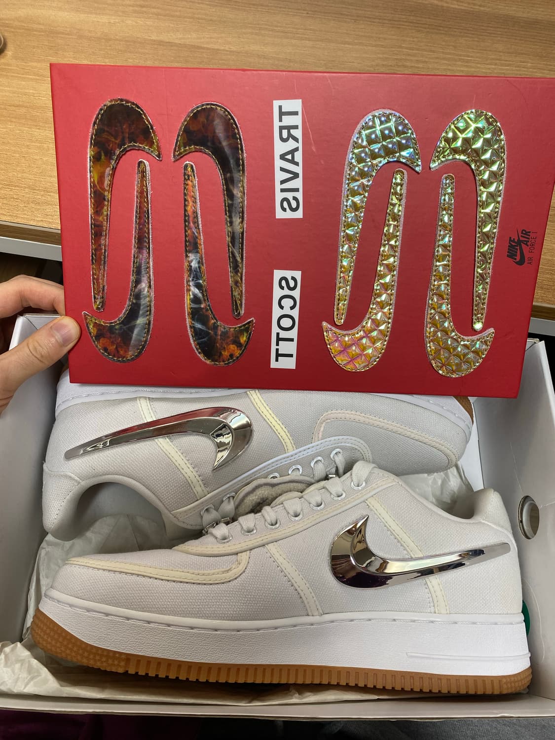 나이키 트래비스 스캇 에어포스1 로우 화이트 상품이미지1