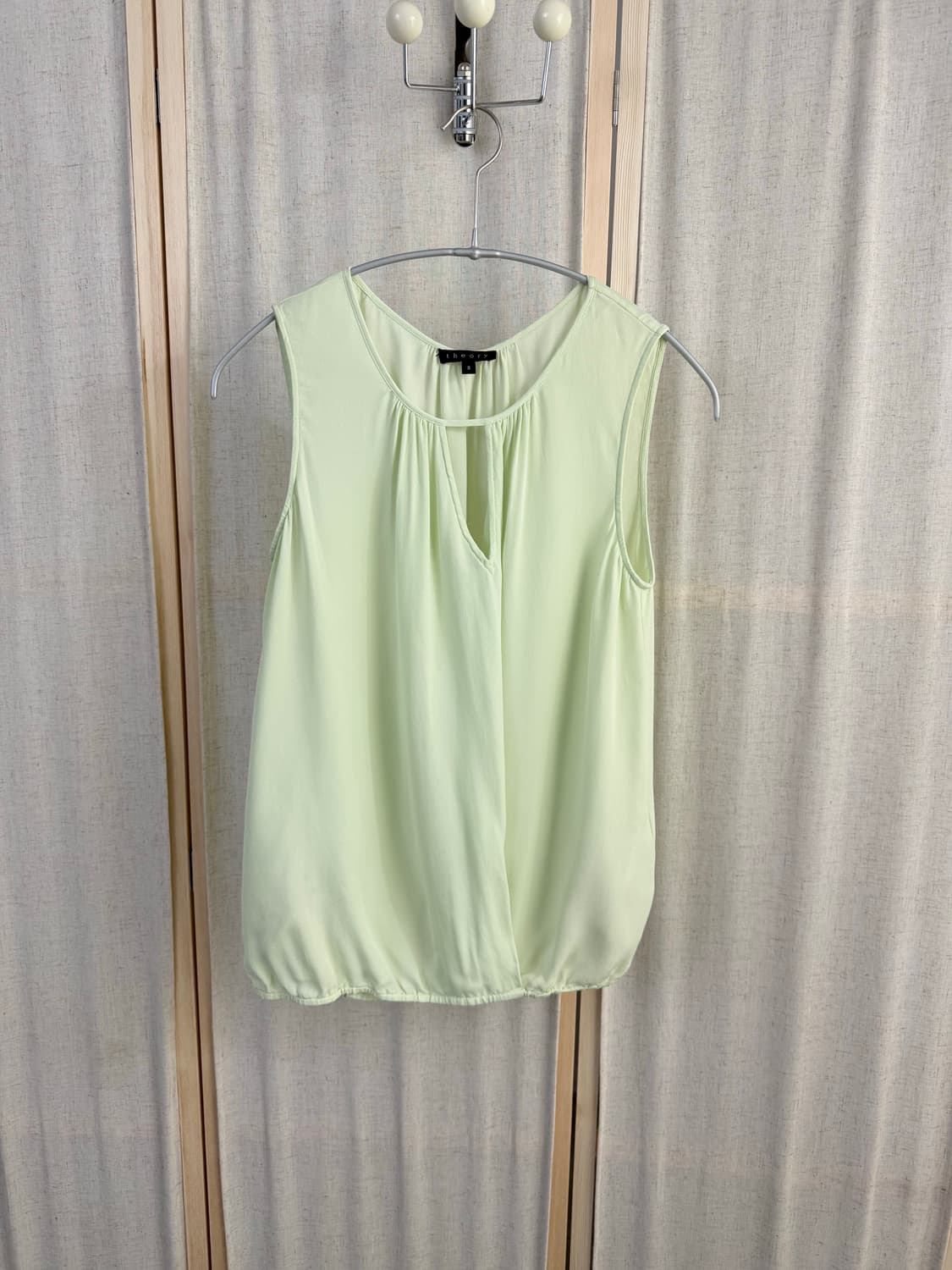 Theory 퓨어실크 민소매 블라우스 상품이미지1