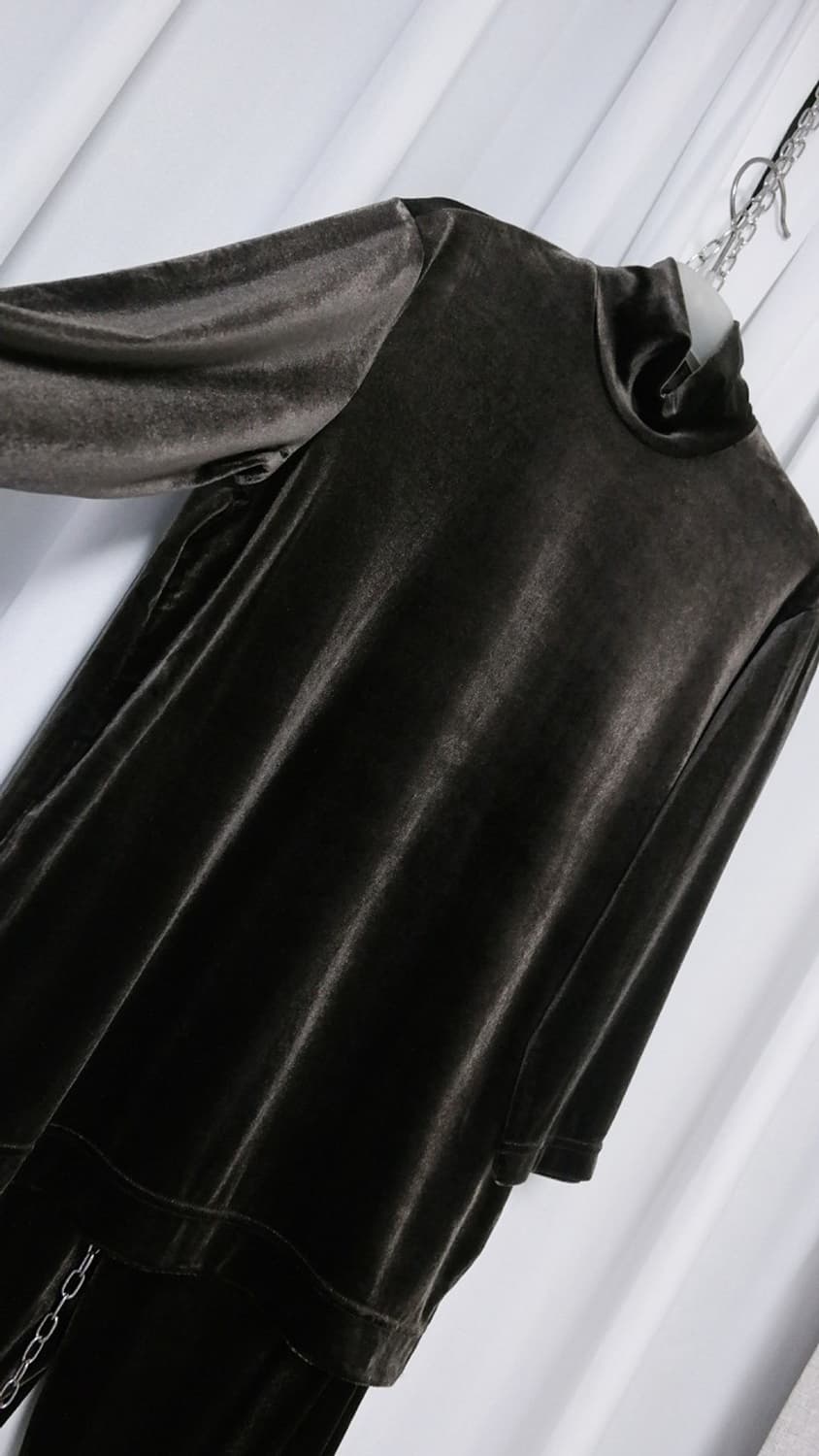 MIKVE 미크베 벨벳 소재 터틀넥 상하의 세트 55 상품이미지8