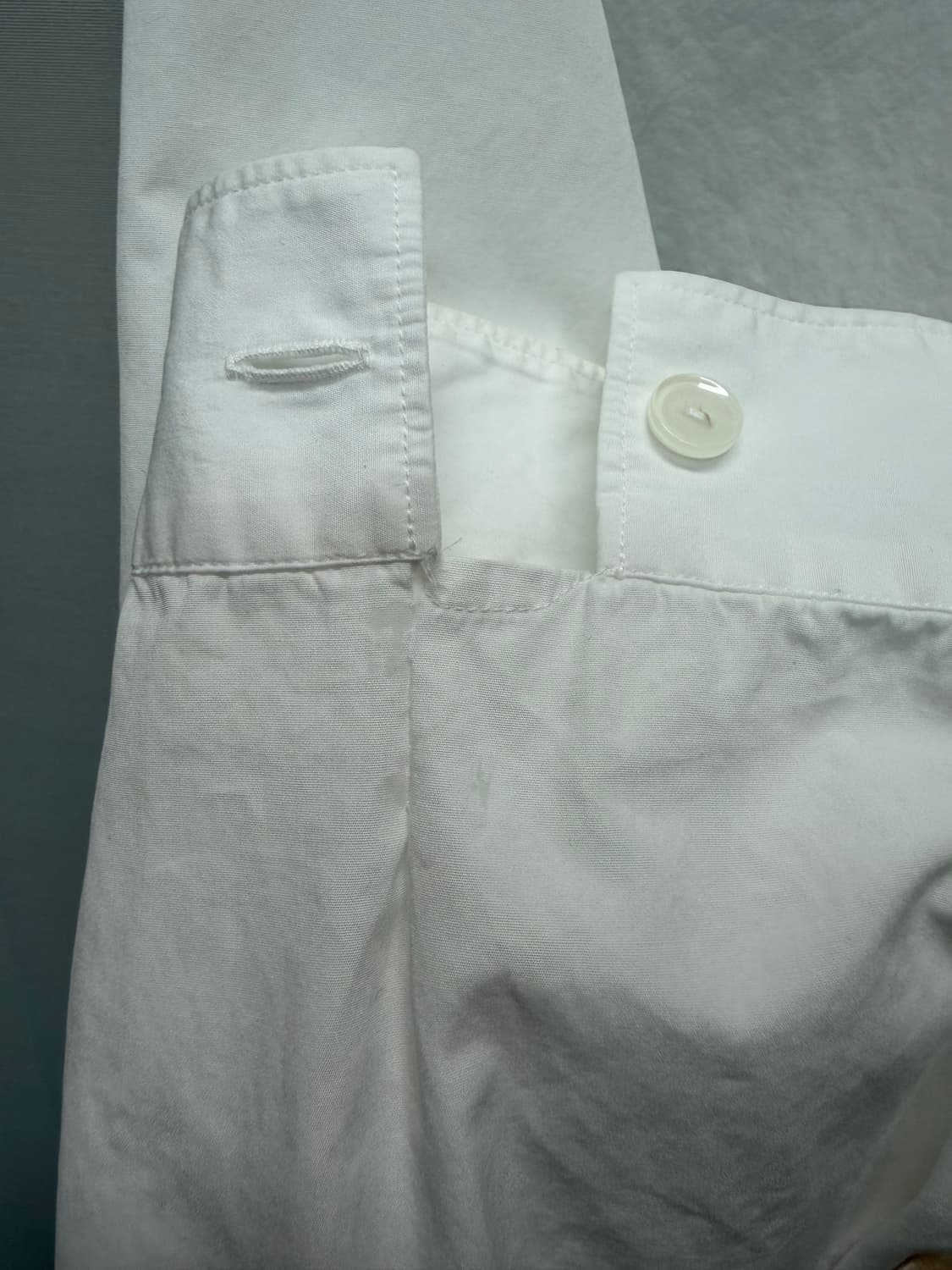 프라다 삼각로고 체스트 포켓 지퍼 셔츠 (105)  상품이미지7