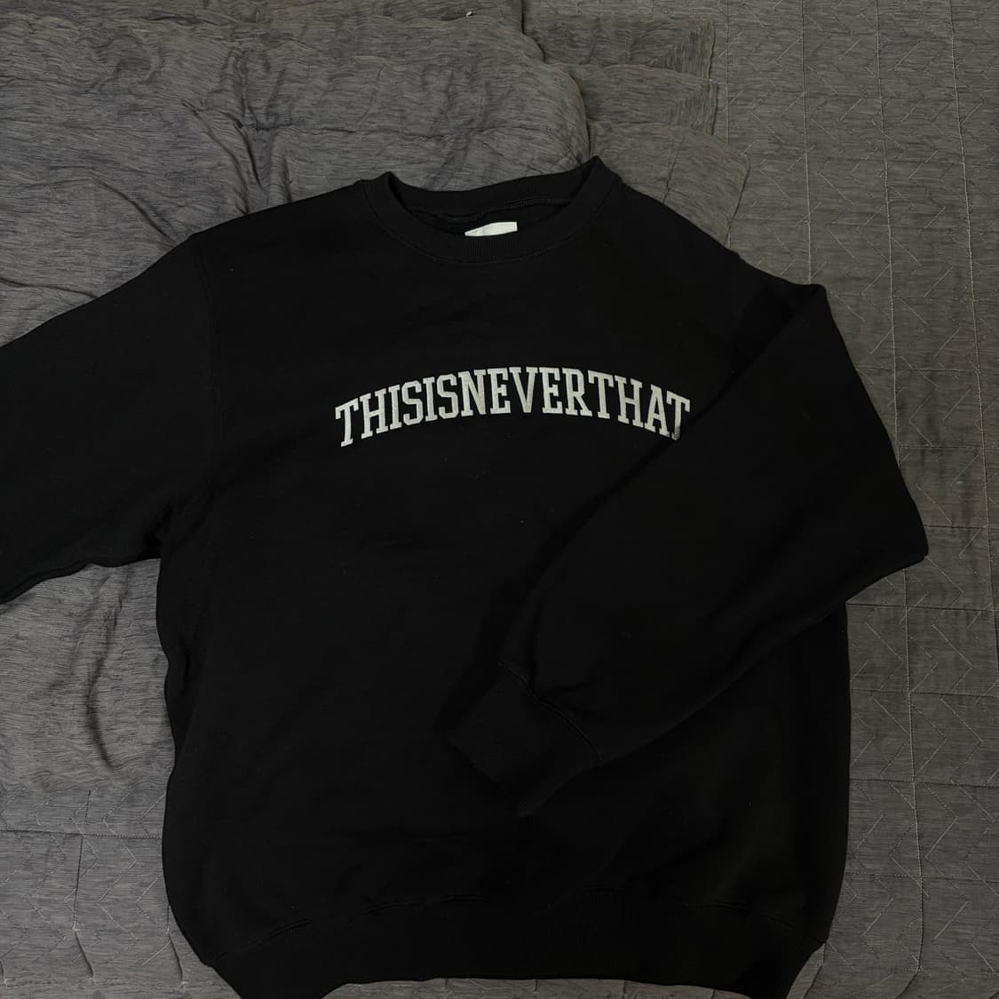 디네뎃 블랙 맨투맨 급처합니다 상품이미지1