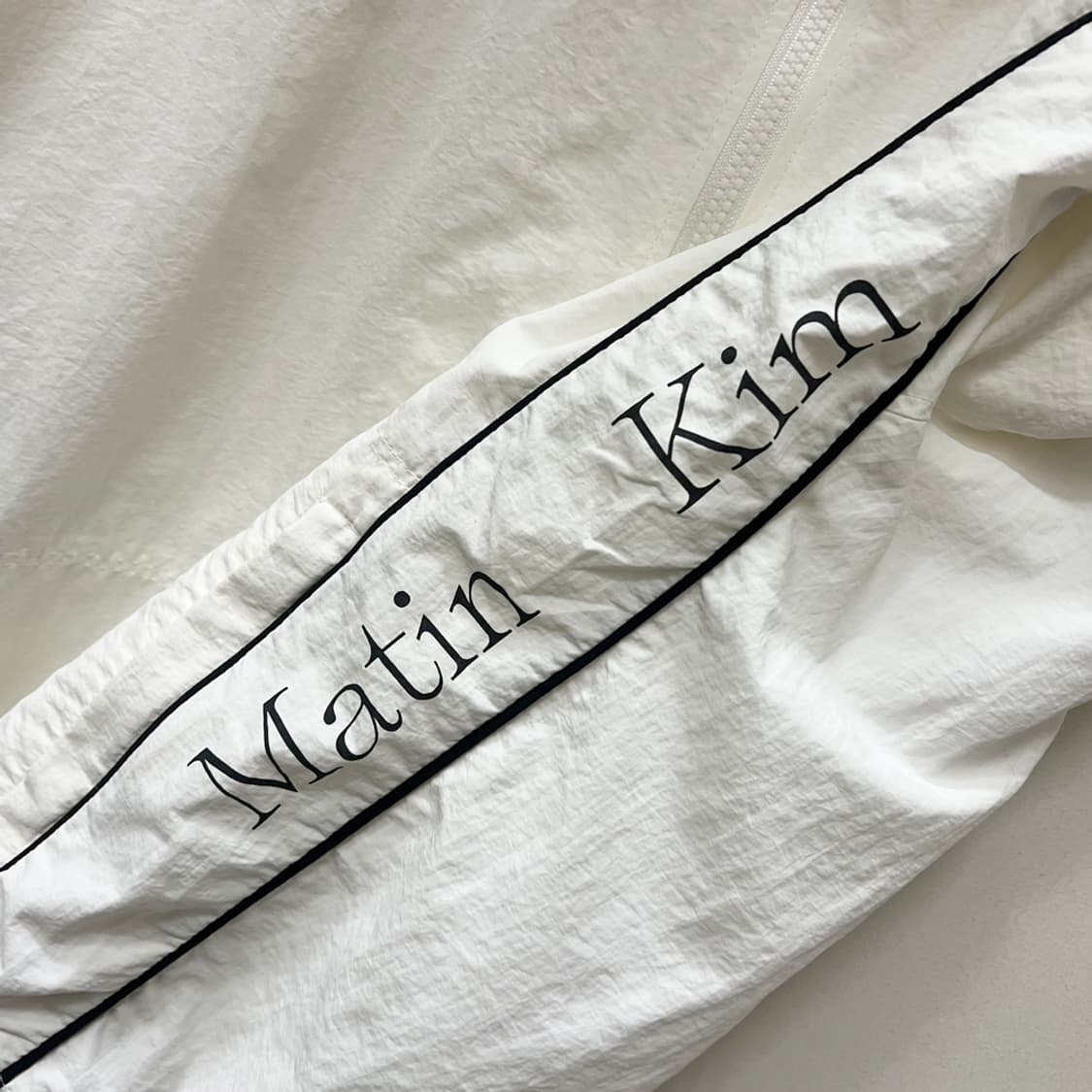 마뗑킴 MATIN 스펠 바람막이 트랙 자켓 FREE 상품이미지4