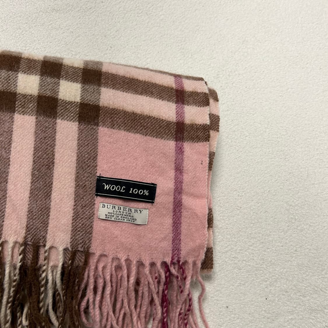 Burberry Light Pink Cashmere Muffler 상품이미지5