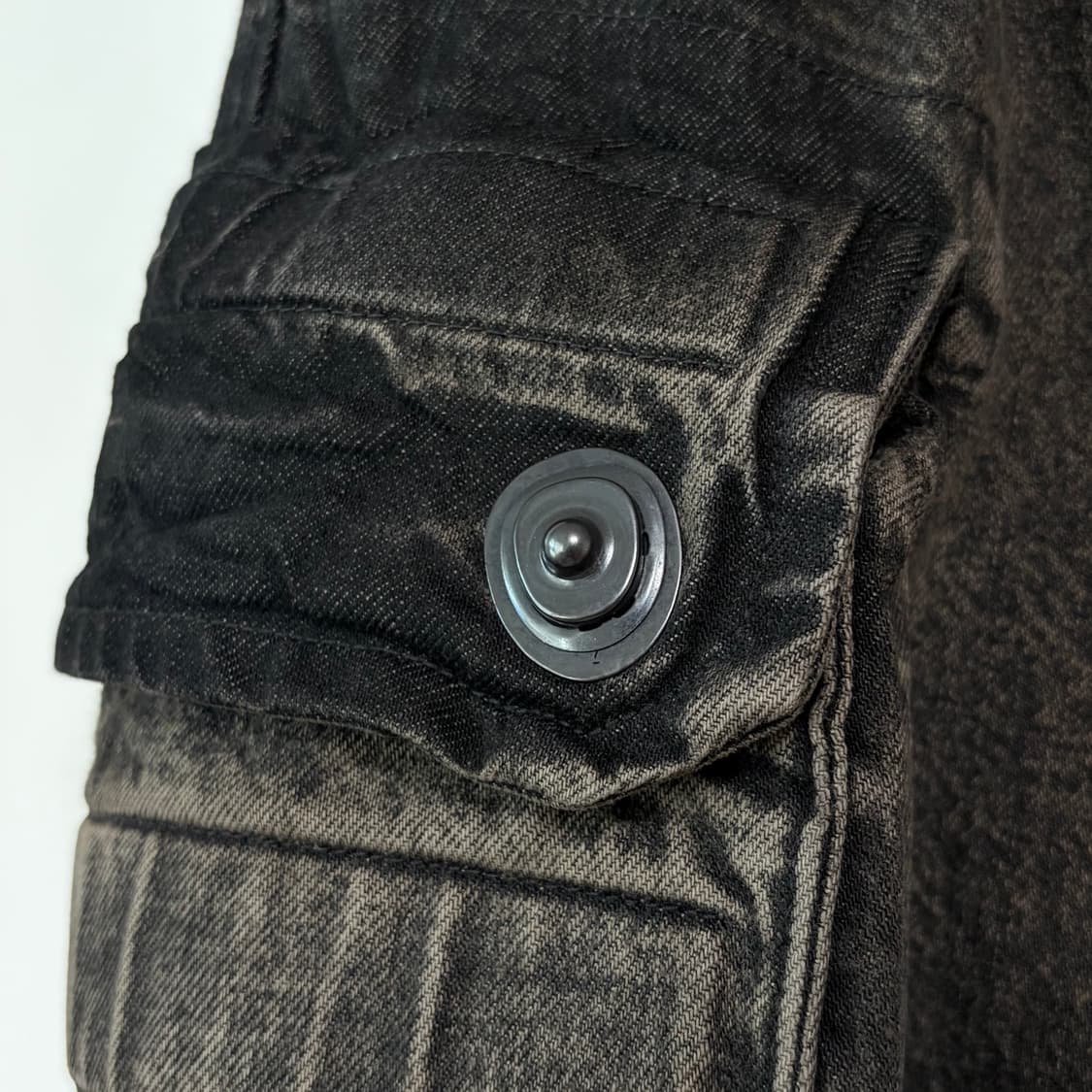 [새상품/1] 율리우스 25SS 12oz 데님 와이드 가스마스크 카고팬츠 상품이미지5