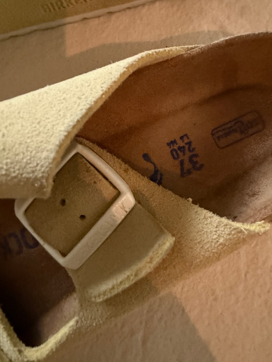 버켄스탁 연두색 버클 샌들 상품이미지4