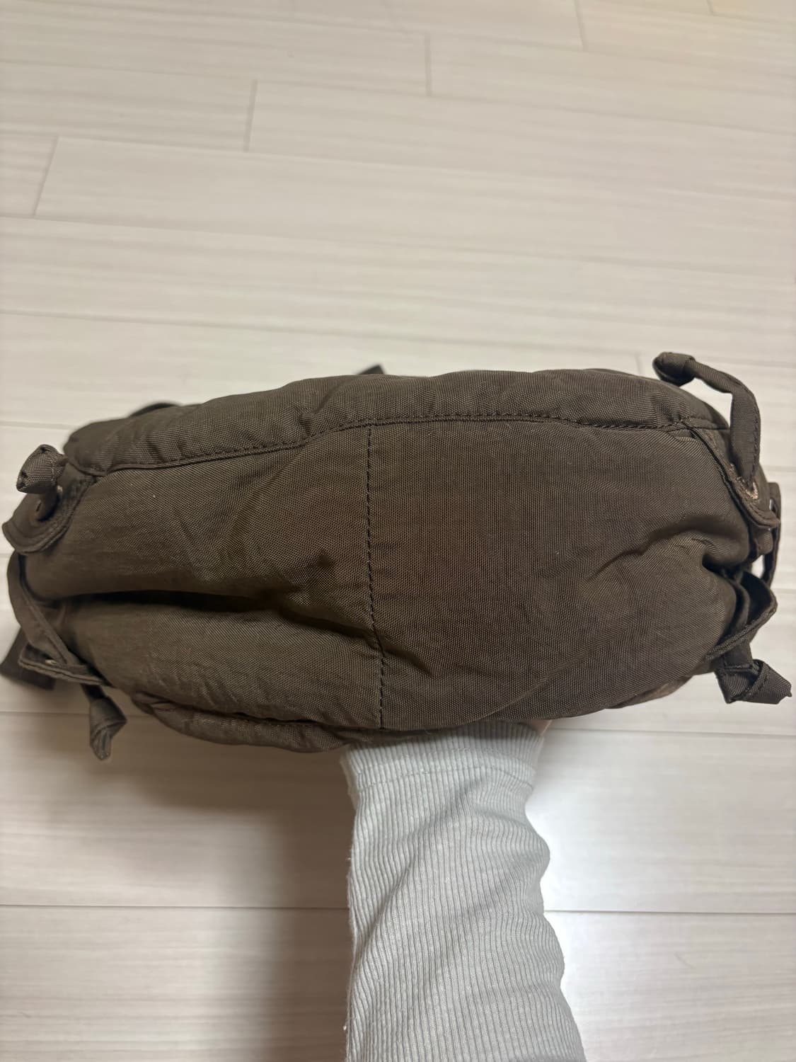 르메르 게임백 코비차브라운(스몰) 판매합니다 상품이미지5