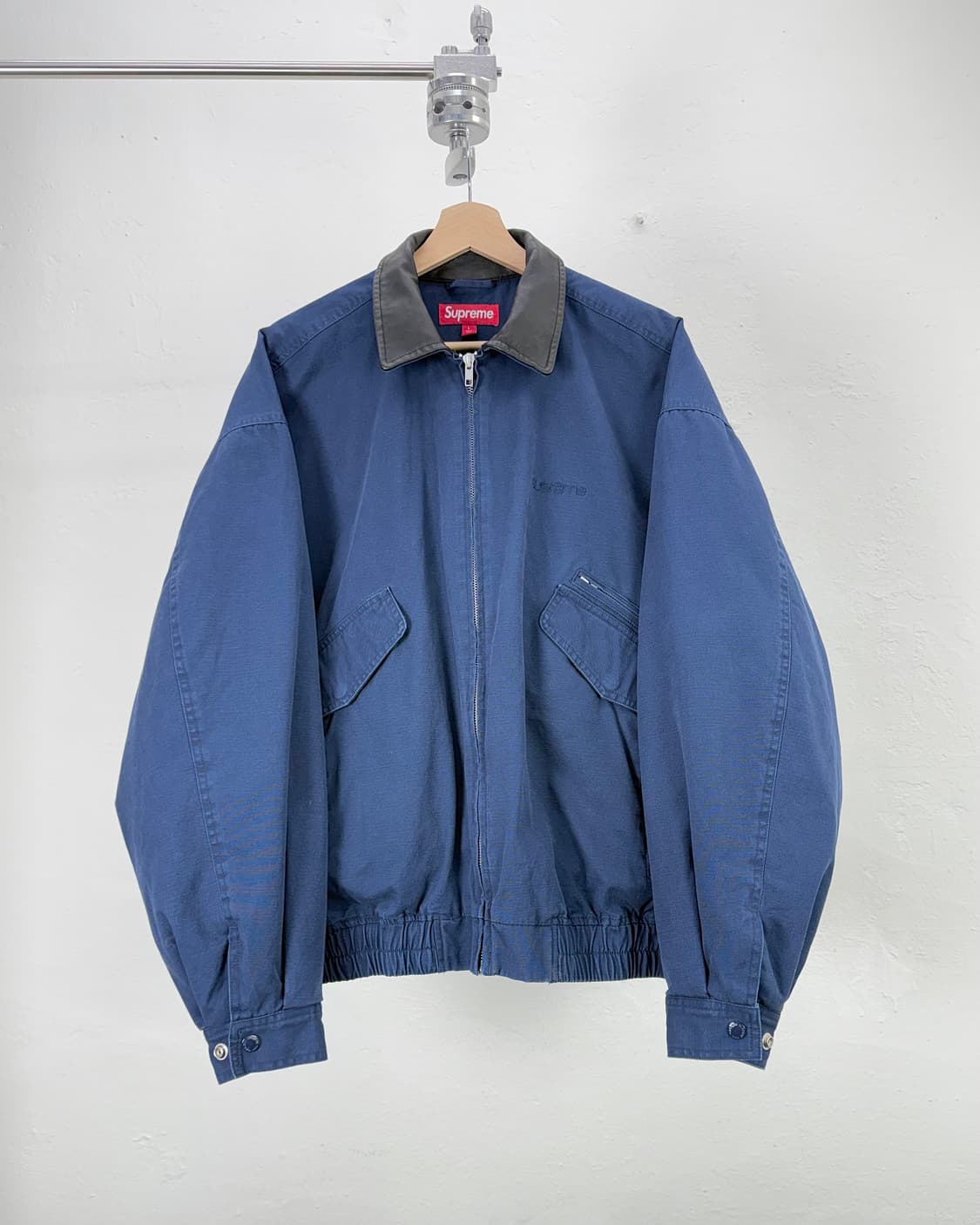 슈프림 24fw 레더 카라 유틸리티 자켓 네이비 상품이미지1