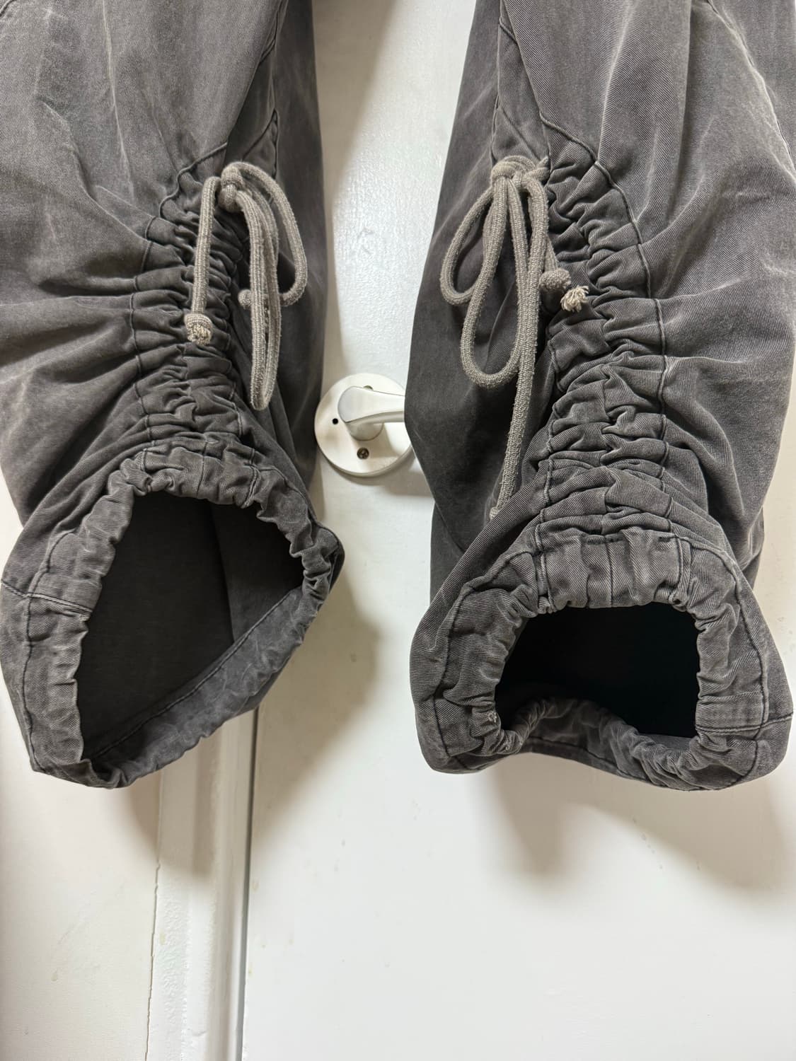 혜인서 워시드 카고팬츠 차콜 2 미듐 상품이미지4