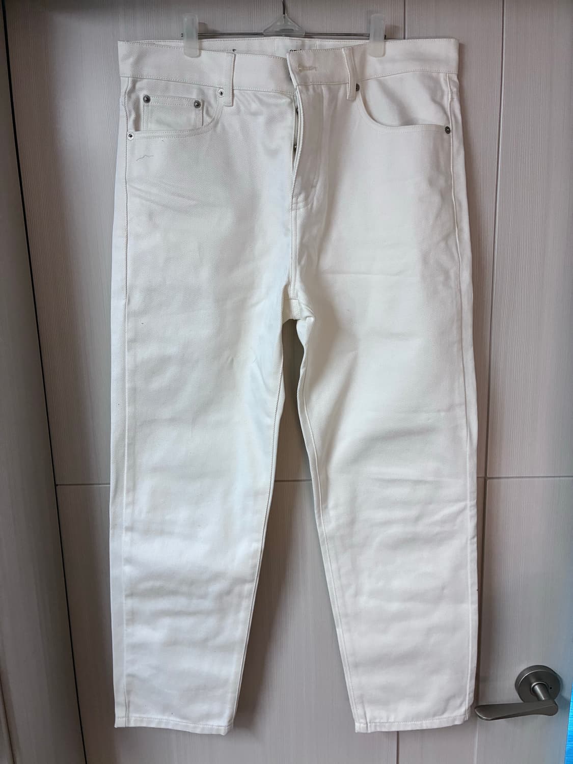 새제품) 아미 Tapered Jeans 회이트 데님 팬츠 상품이미지1