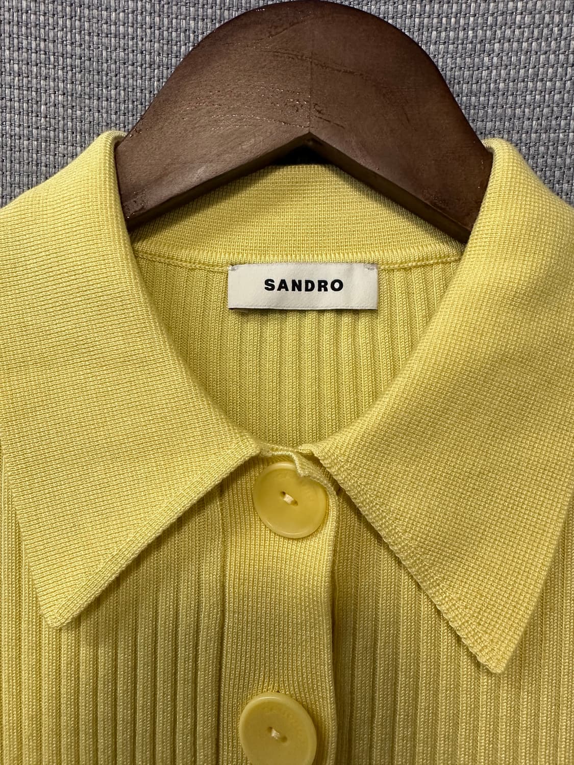 SANDRO 산드로 옐로우 리브 니트 카라 가디건 상품이미지3