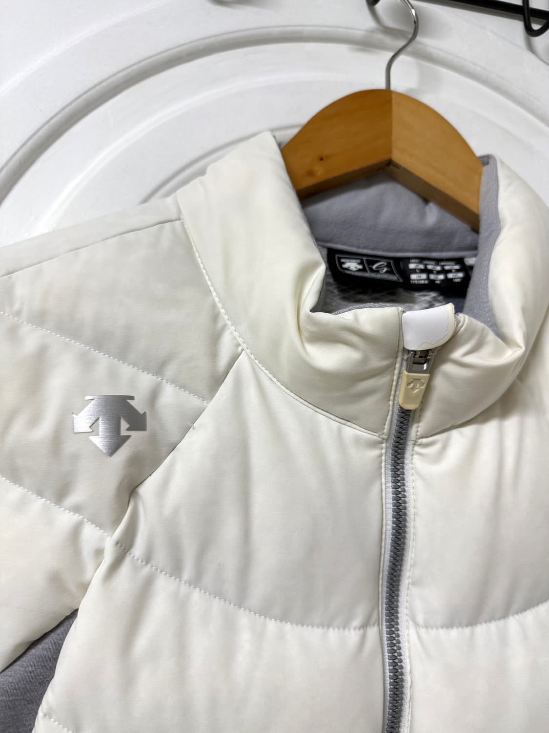 100사이즈 남성 데상트 골프 경량패딩 상품이미지3