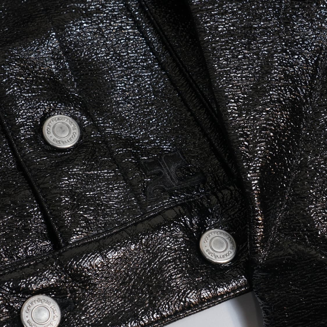 꾸레쥬 바이닐 트러커 자켓 상품이미지8