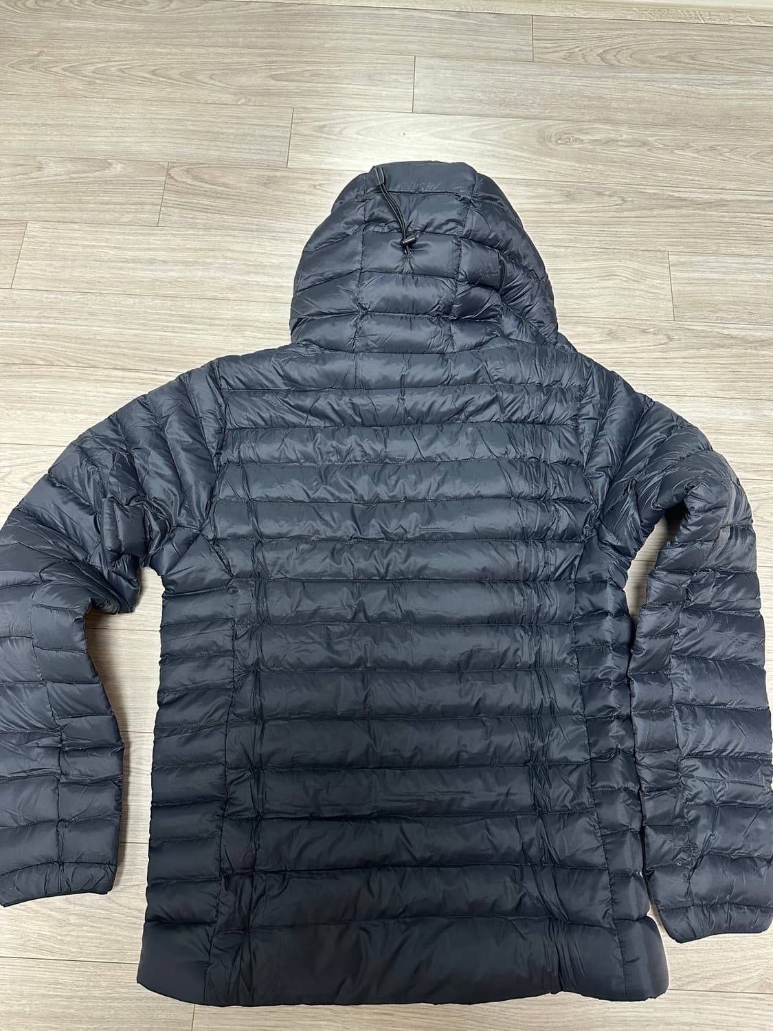 파타고니아 다운스웨터 후디 s사이즈 상품이미지3