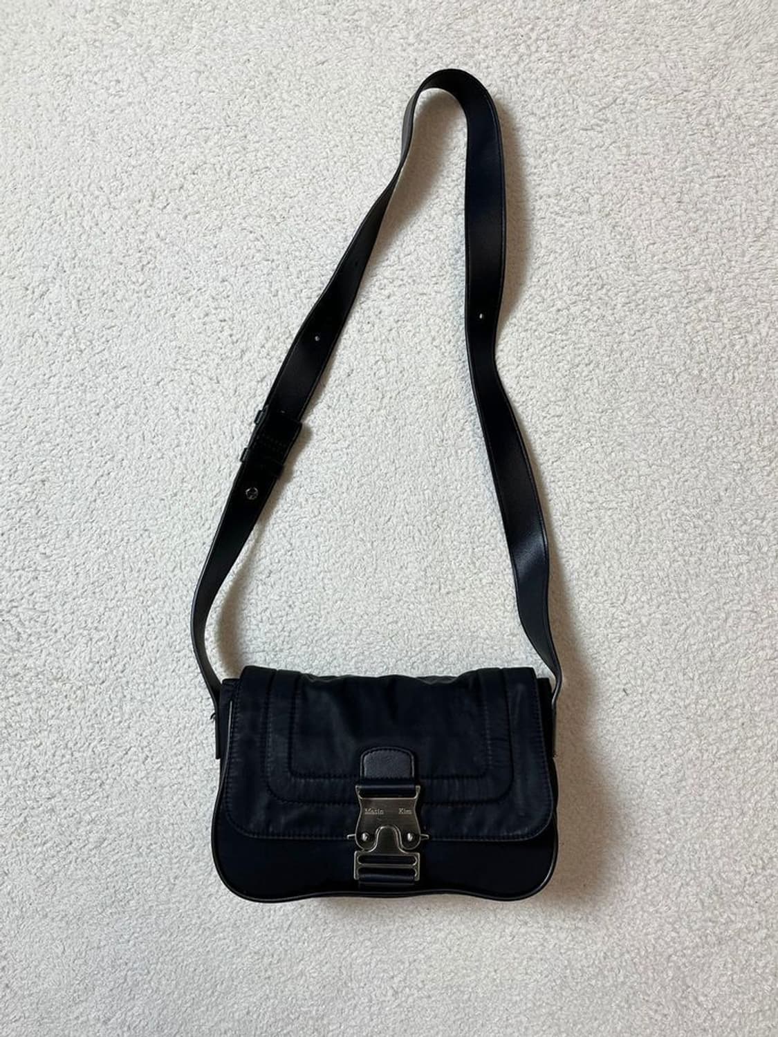 마뗑킴 23FW 포코노 크리스피 미니 버클백 A1745 상품이미지1