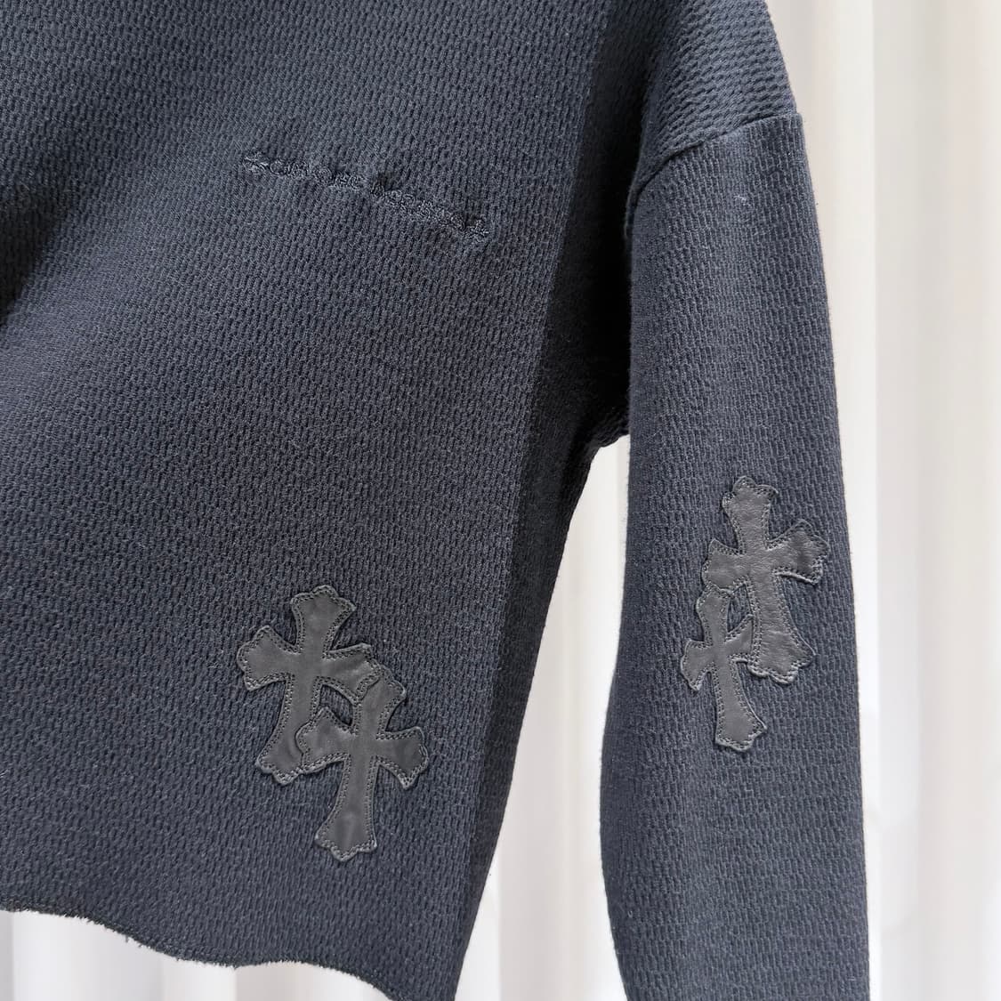 (A+/S) / 크롬하츠 레더 패치 크롭 니트 블랙 상품이미지3