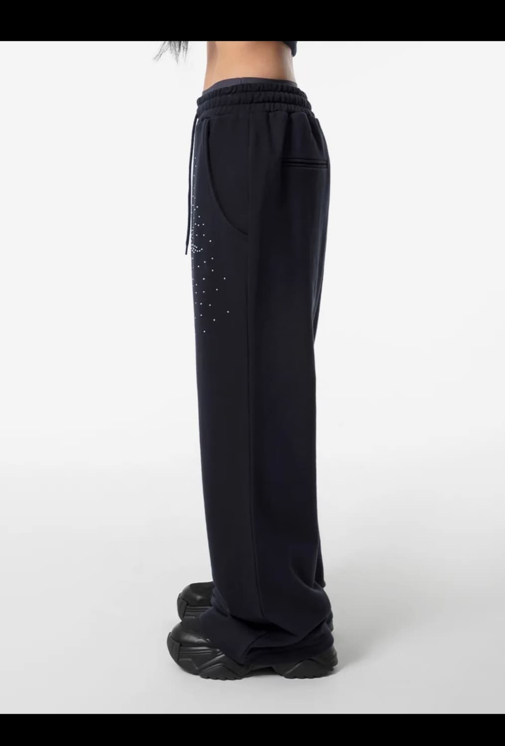 leey CUBIC LOGO SWEAT PANTS NAVY 상품이미지2