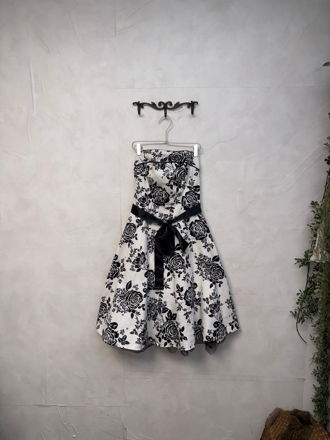 Black & white oriental rose tube top ops 상품이미지5