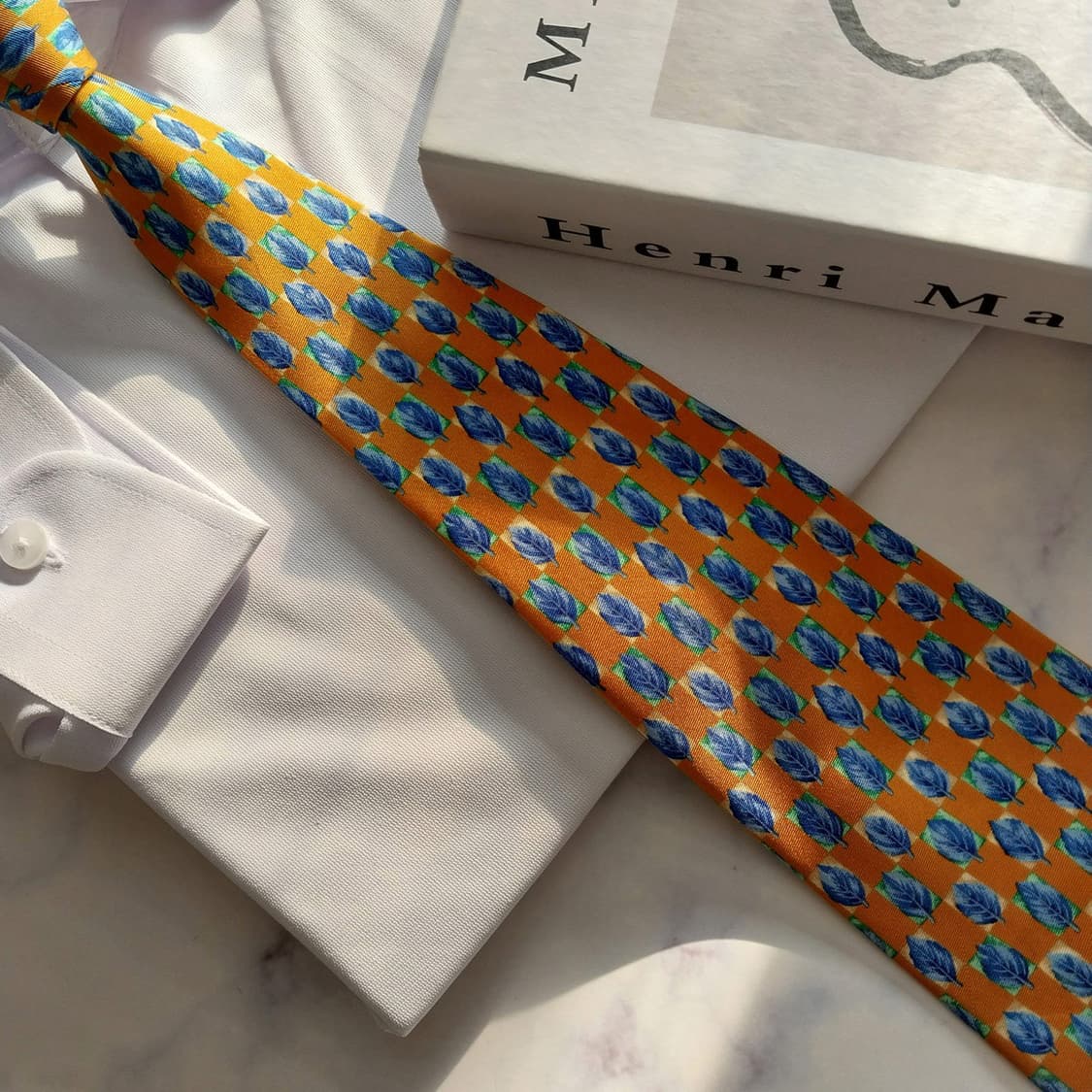 던힐 실크 옐로우 리프 패턴 넥타이 9.7cm A+등급 K1697
 상품이미지9