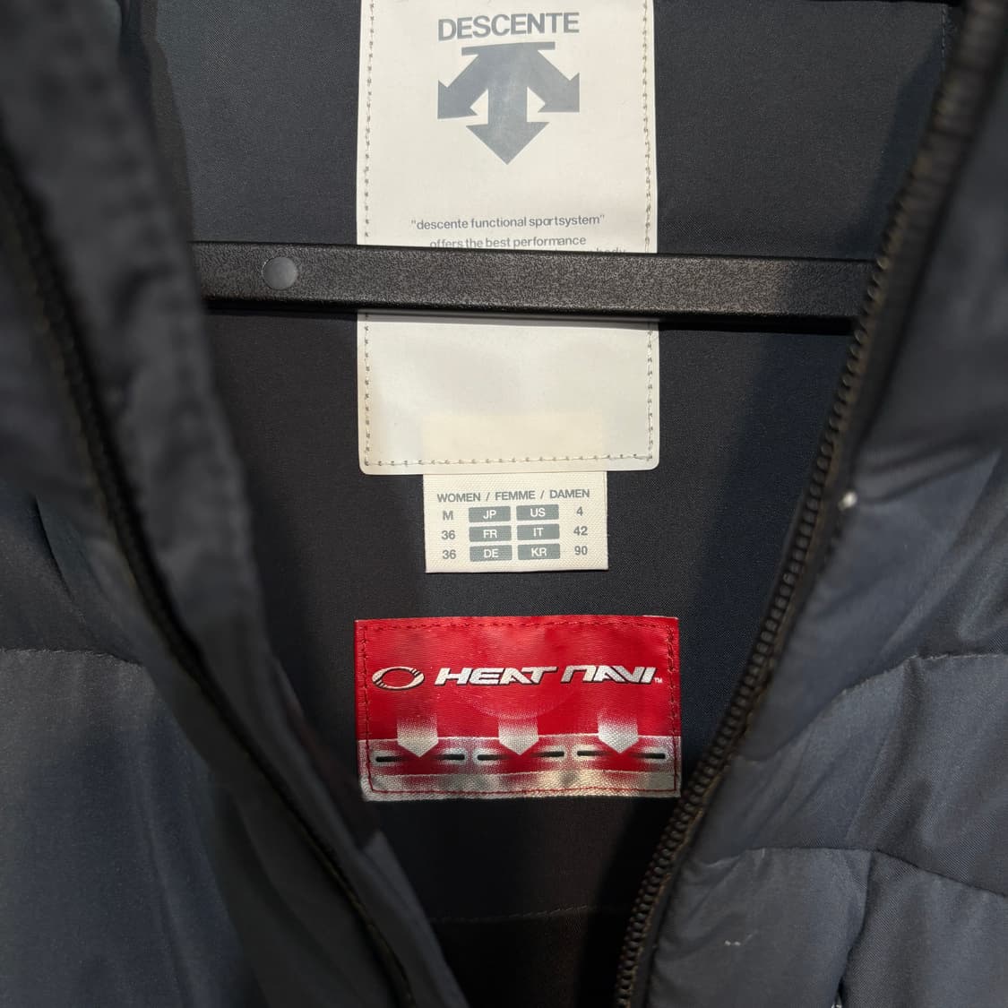 데상트 여성 오리털 패딩 90 빵빵함 상태최상 상품이미지2