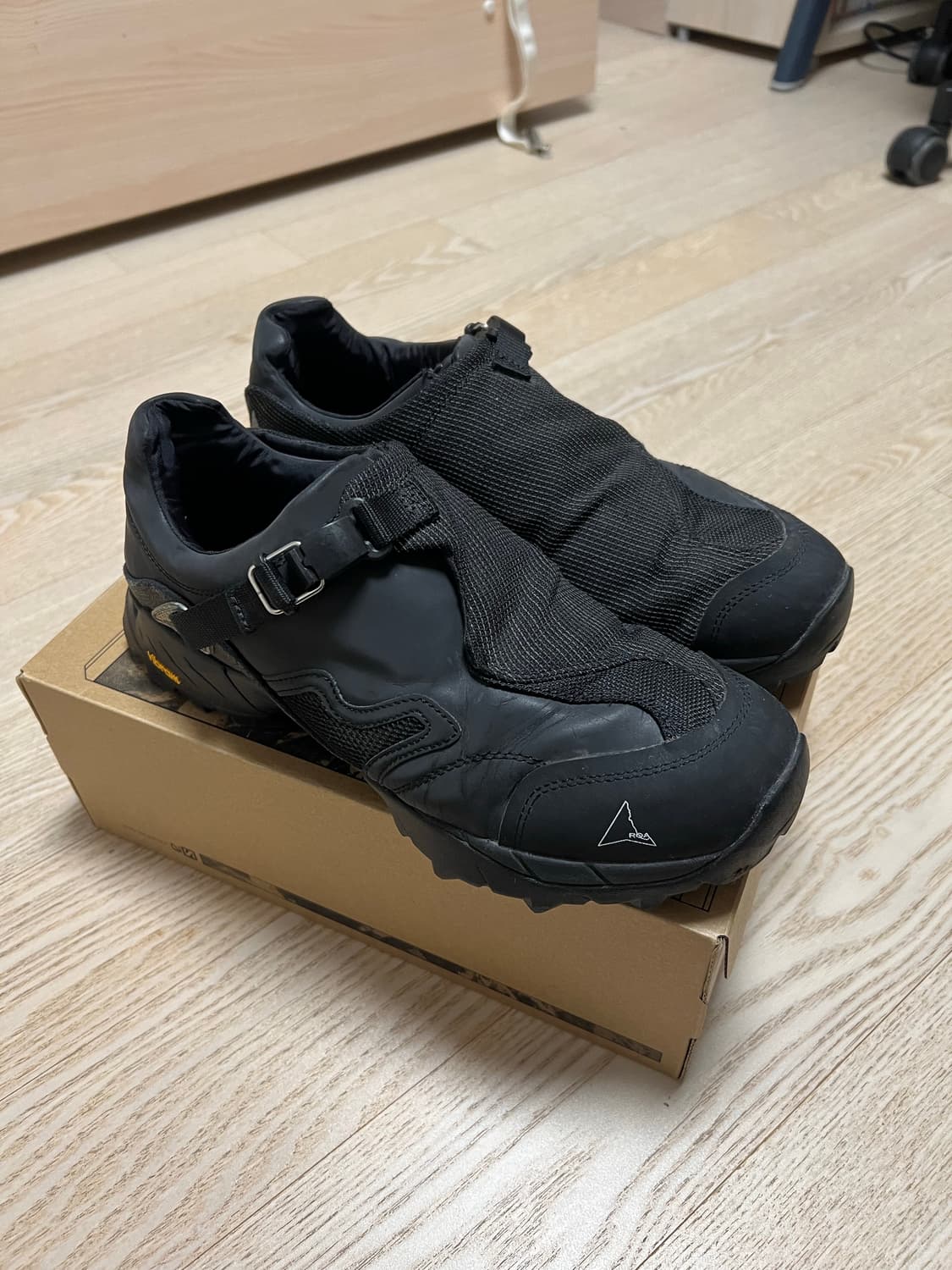 로아 미나르 EU41 260mm 상품이미지1