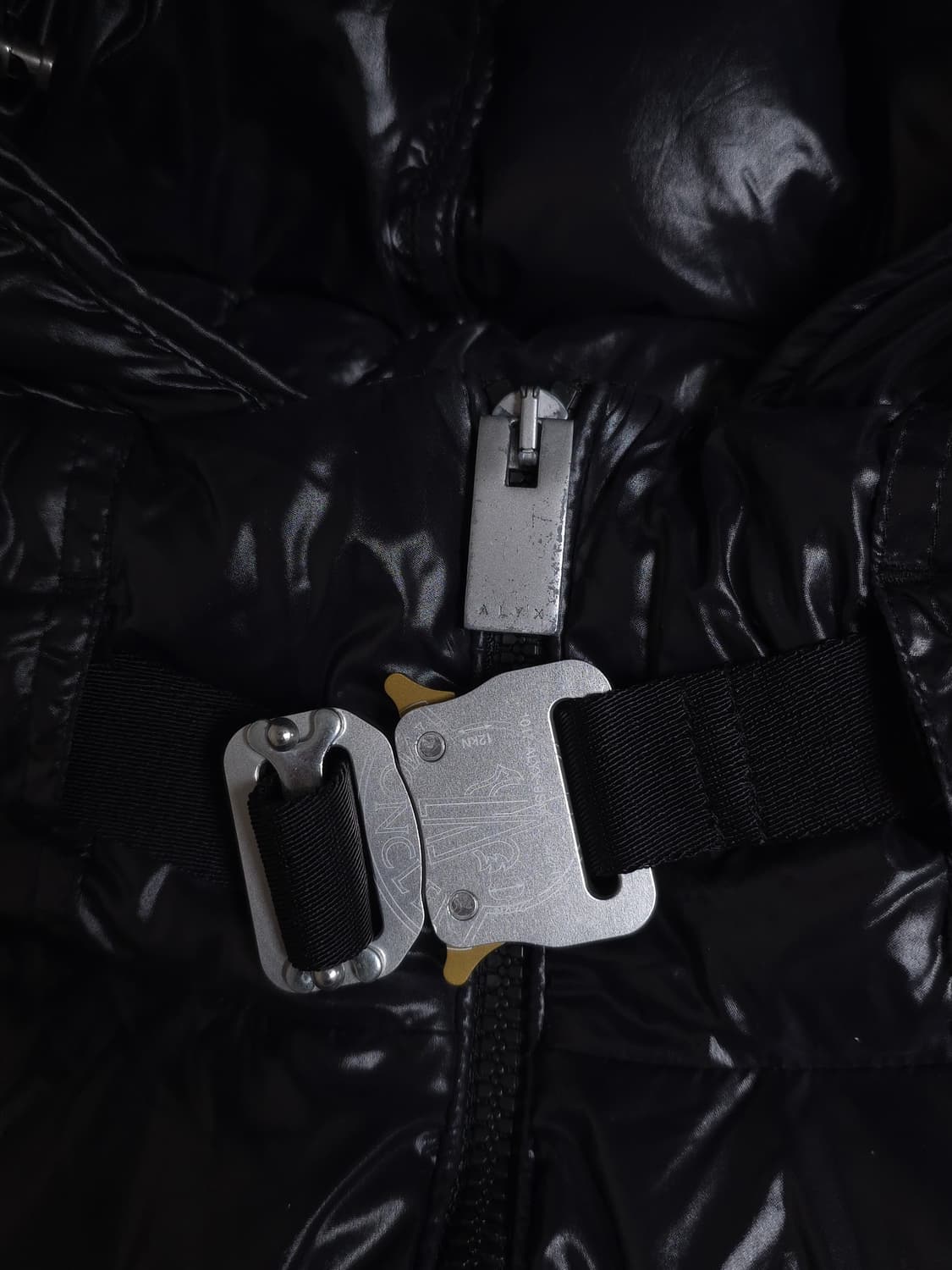 [3] 몽클레어 알릭스 22FW 알몬드 패딩 블랙 상품이미지3