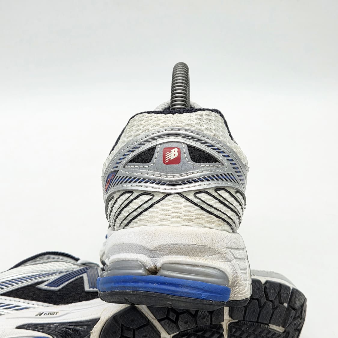  뉴발란스 860v2 메탈릭 실버 (260 D) 상품이미지2