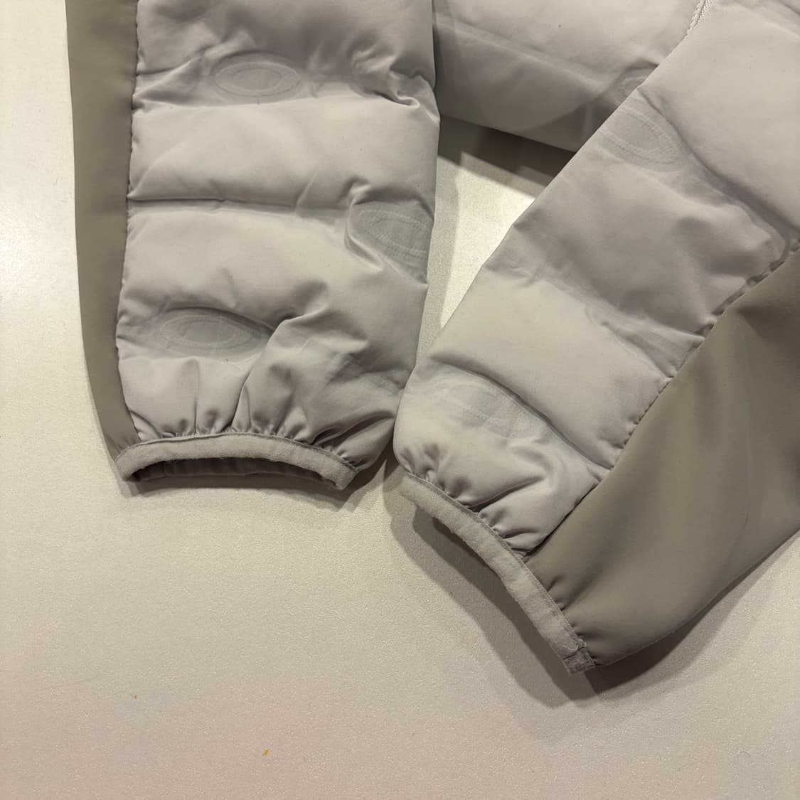 [M] 오클리 엘립스 경량 패딩 점퍼 화이트 D257 상품이미지7