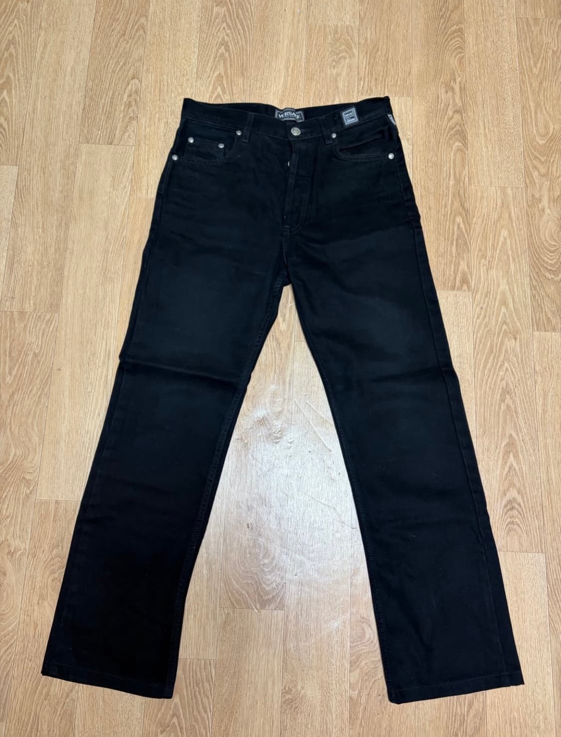 베르사체 블랙데님 판매합니다. 29/32사이즈 상품이미지1