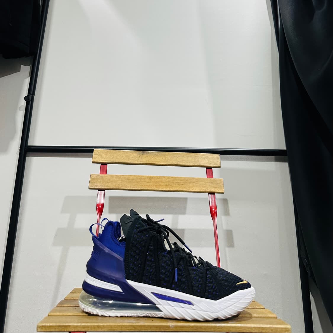 275) 나이키 농구화 남성 남자 농구화 르브론 18 레이커스 상품이미지1