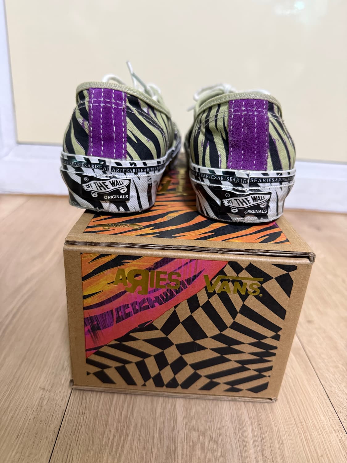 반스 볼트 x Aries OG 어센틱 LX 타이거 245 상품이미지6