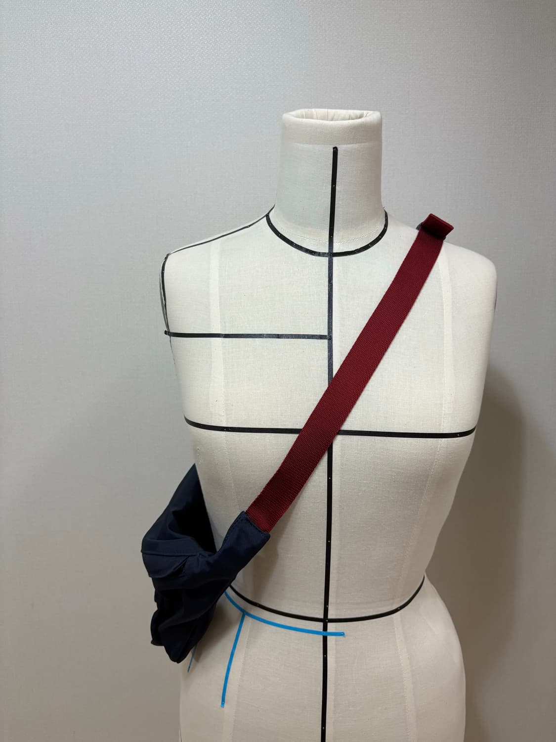 발렌시아가 balenciaga 네이비힙색 상품이미지5