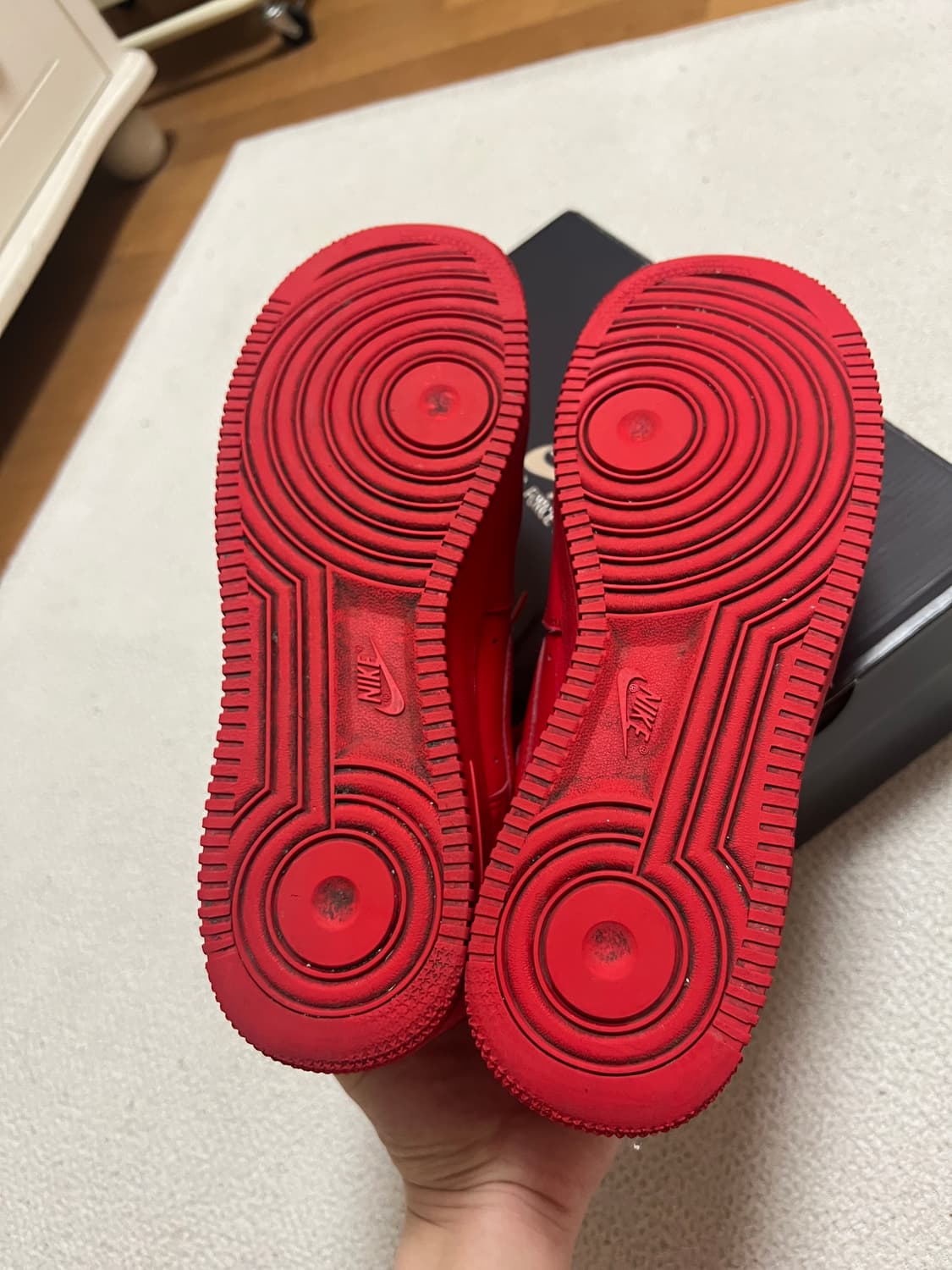 275 에어포스 1 로우 트리플 레드 올레드 올빨강 상품이미지2