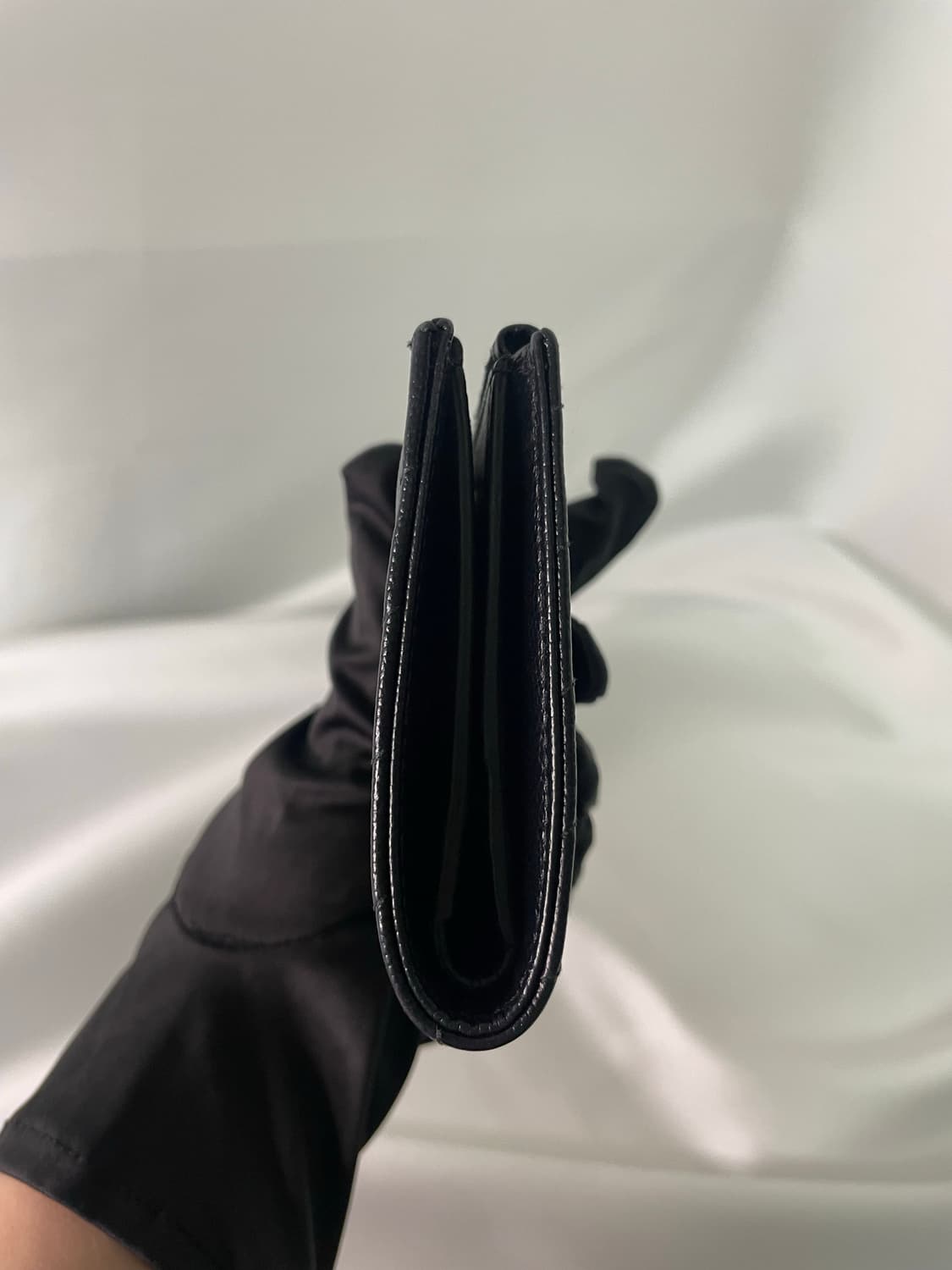 입생로랑 마틀라세 블랙 반지갑 금장 단품 상품이미지2