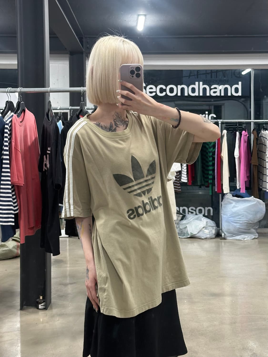 아디다스 빅파이어로고 베이지카키 반팔 티셔츠 상품이미지3