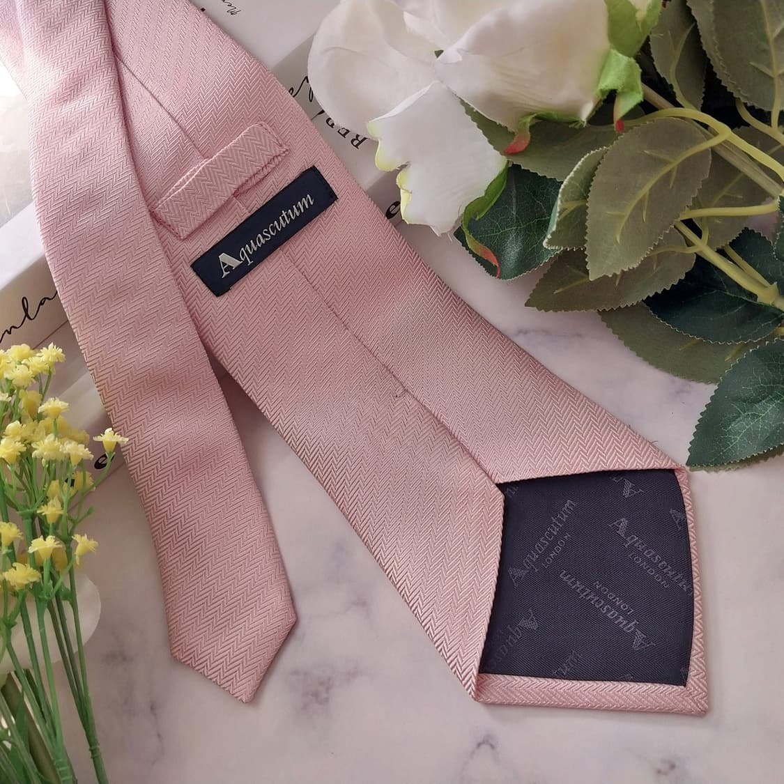 아쿠아스큐텀 실크 핑크 헤링본 패턴 넥타이 9.9cm A+등급 K1351 상품이미지5