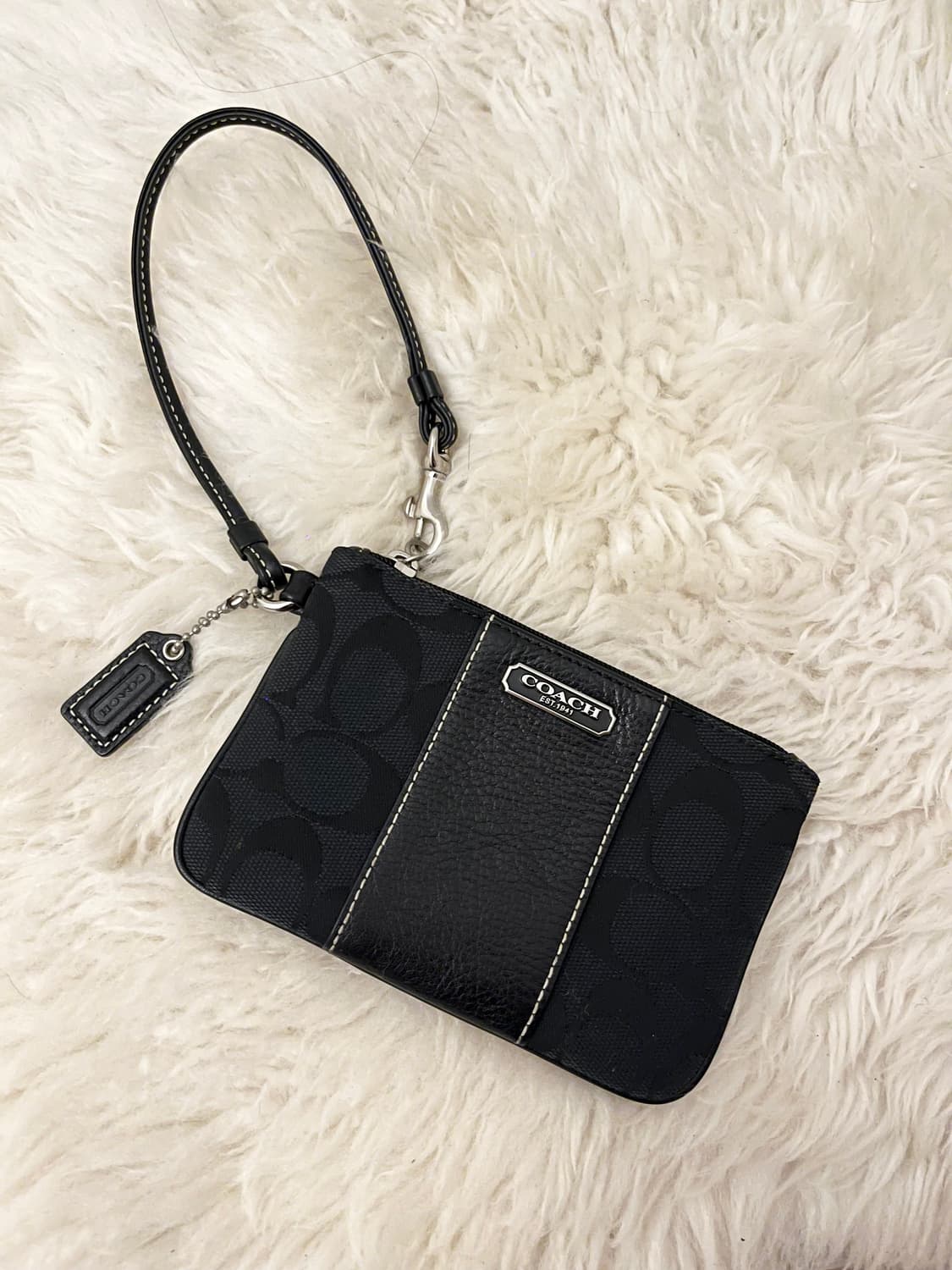 Coach Mini Black Wallet 상품이미지1