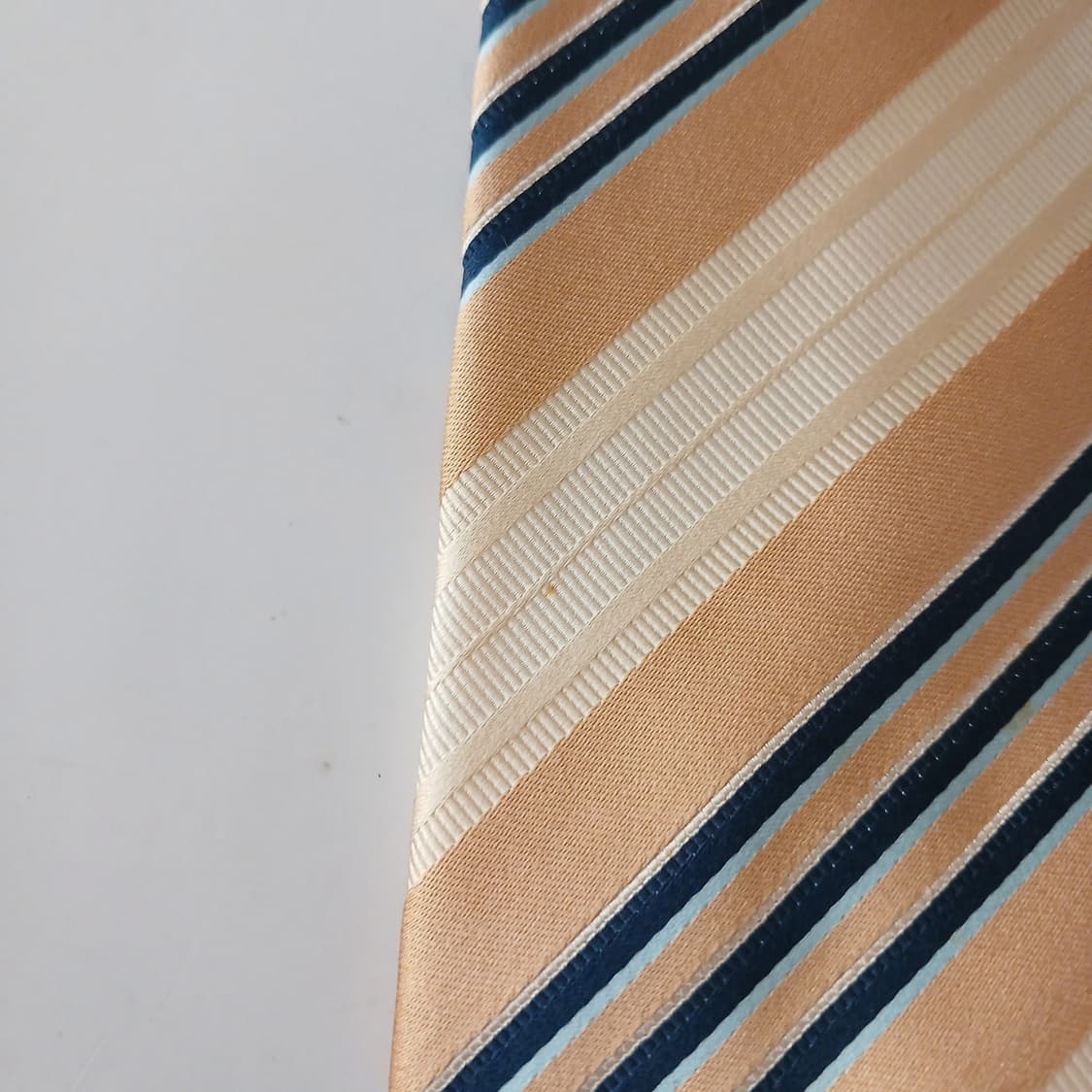 제냐 실크 베이지 스트라이프 넥타이 9.2cm A등급 A19111
 상품이미지4