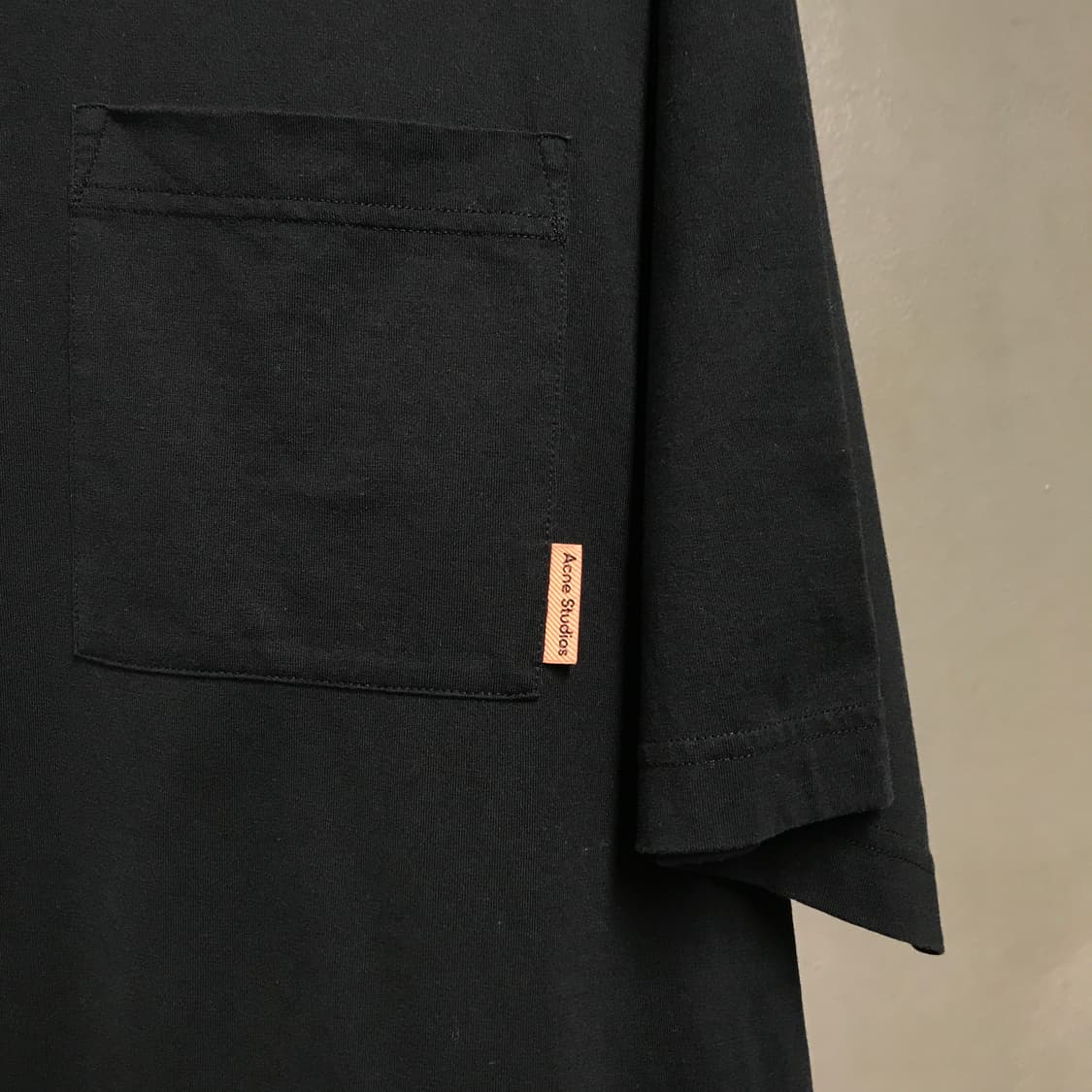 아크네 스튜디오 블랙 반팔 티셔츠 L 상품이미지4