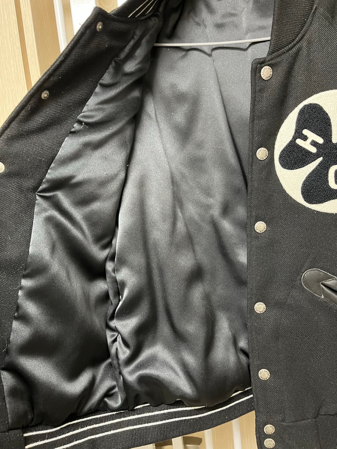 헤리티지플로스 바시티 자켓 블랙 상품이미지9