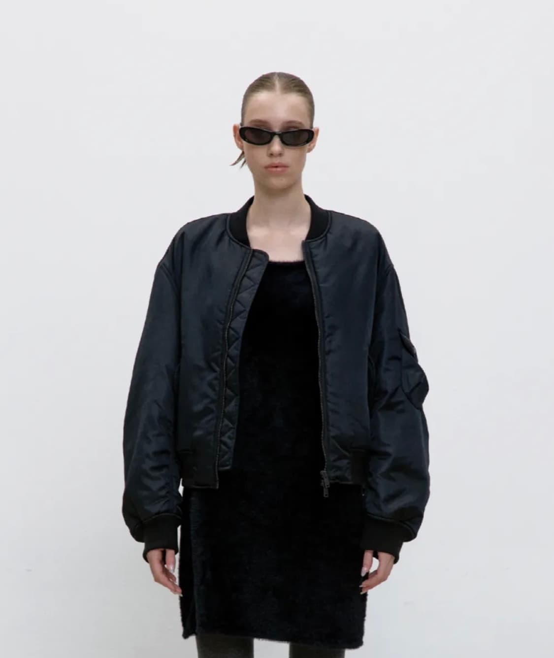 쿠어 MA-1 크롭 봄버 (블랙) 상품이미지1