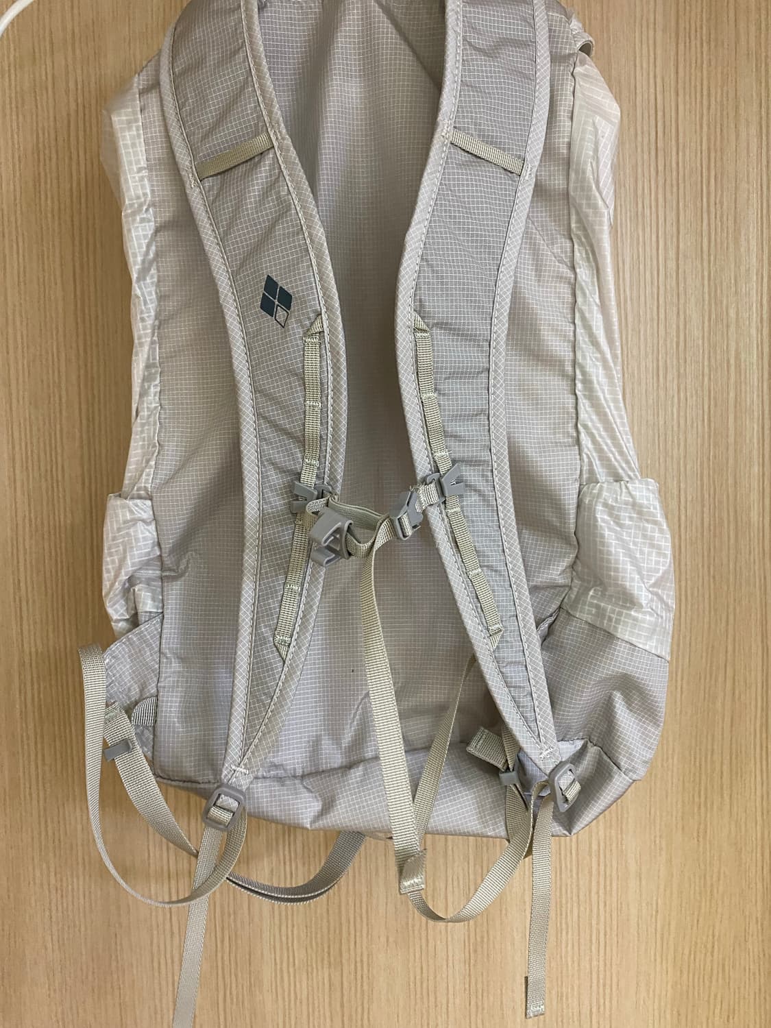 몽벨 버사라이트 백팩 차정원착용 상품이미지5