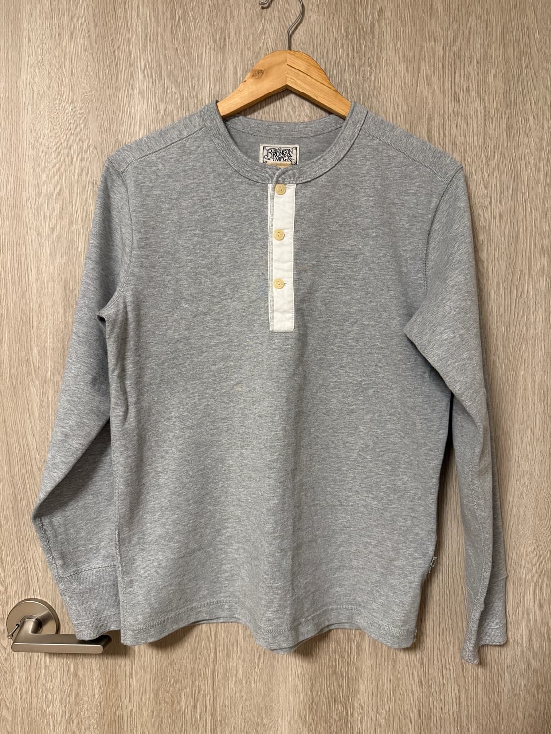 브론슨 헨리넥 롱슬리브 긴팔티 상품이미지1