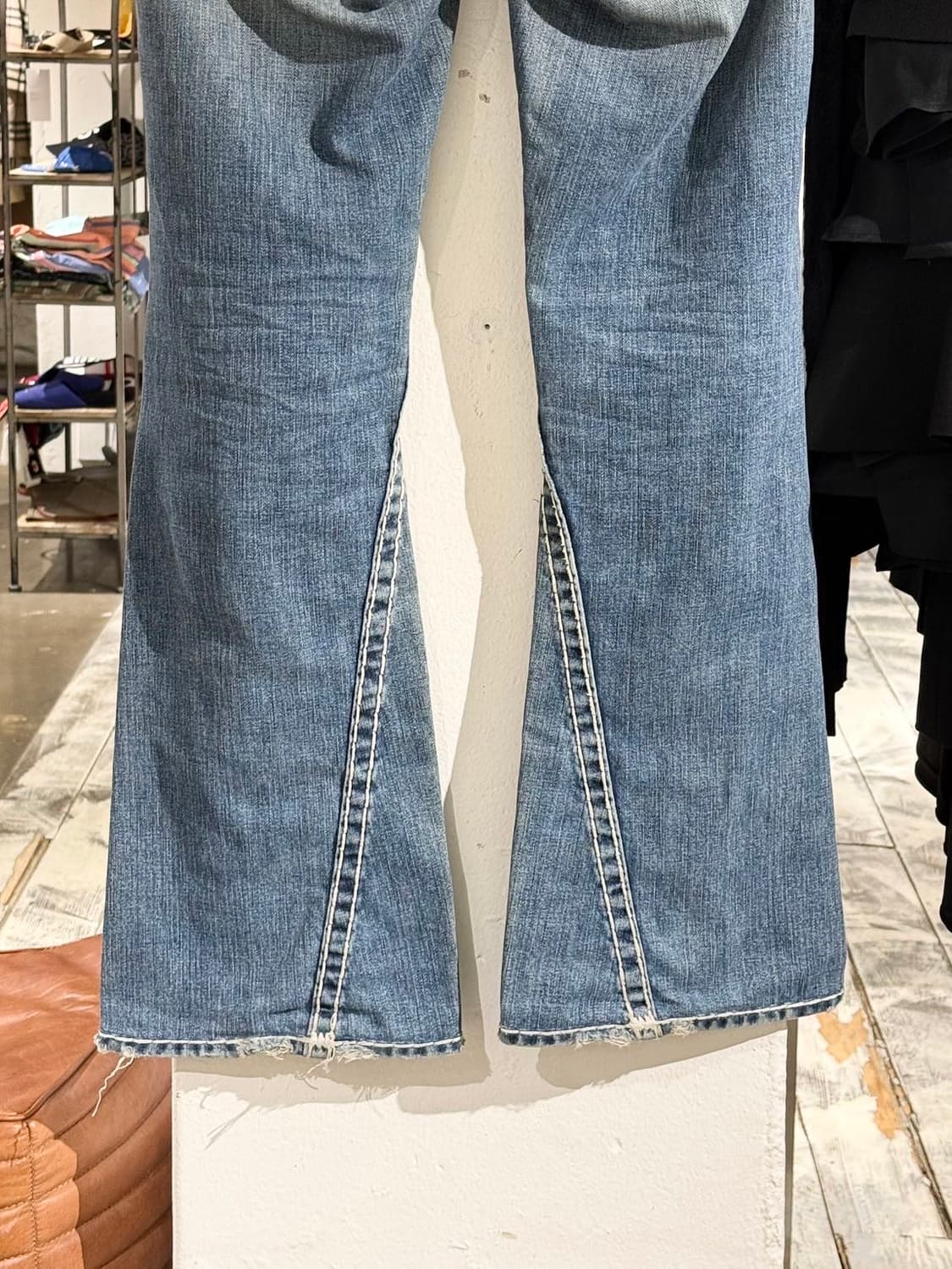 트루릴리전 조이 슈퍼T 플레어 데님 진 상품이미지6