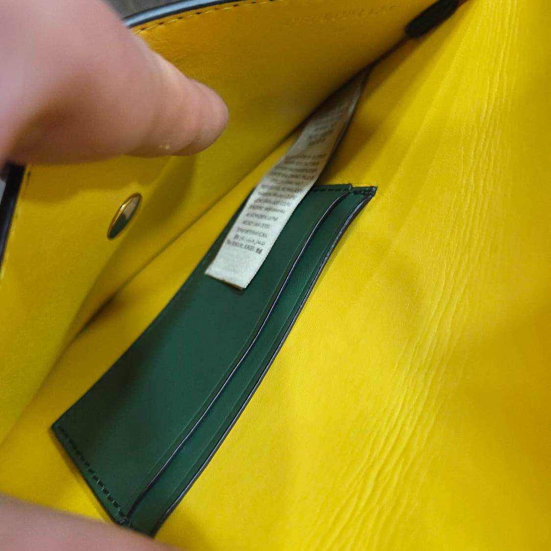 버버리 그린 레더 버킷백 상품이미지9