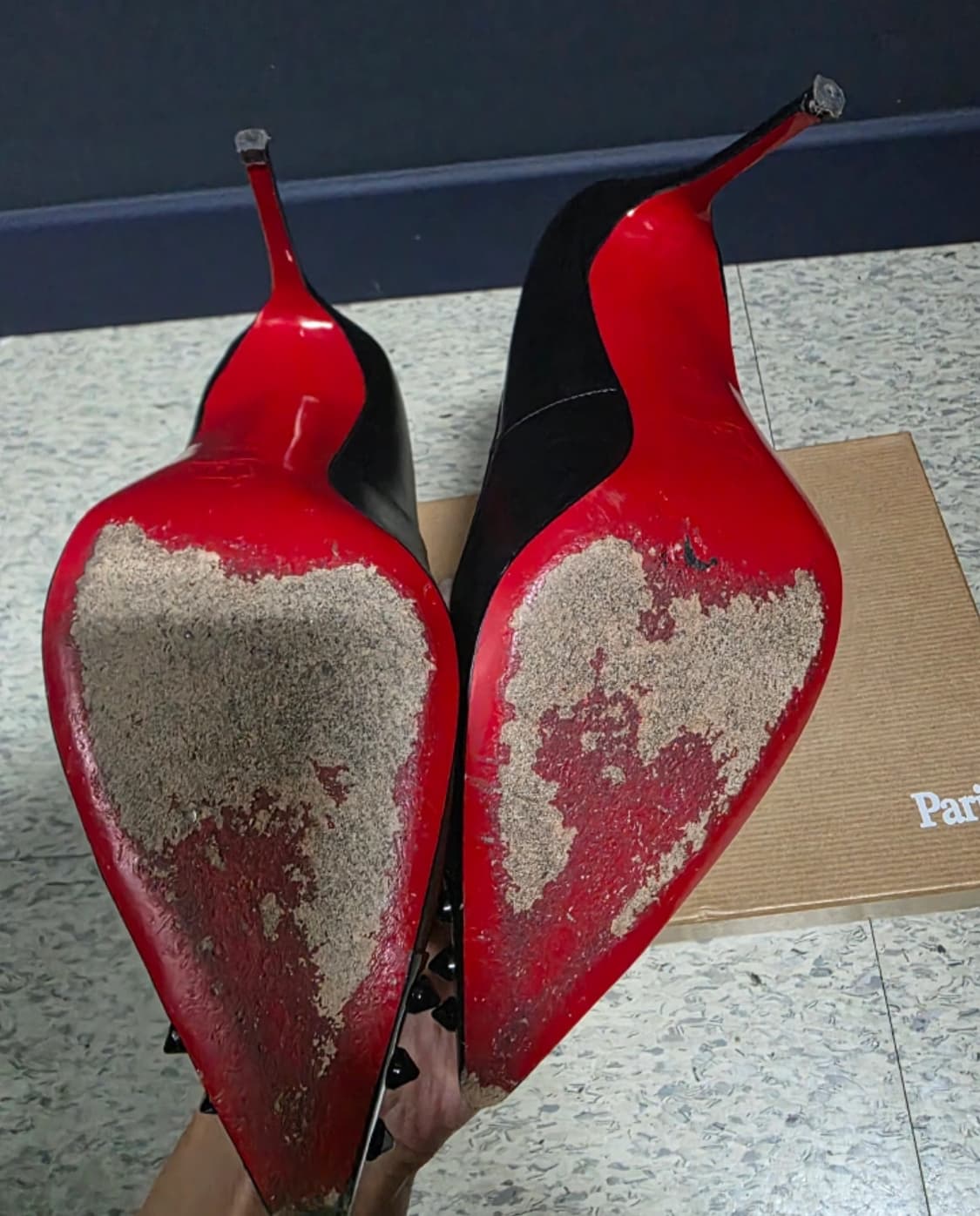 크리스찬 루부탱 스터드 힐 블랙 38 상품이미지4